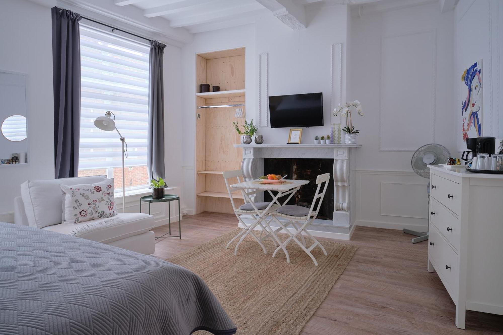 Double Room Private Bathroom