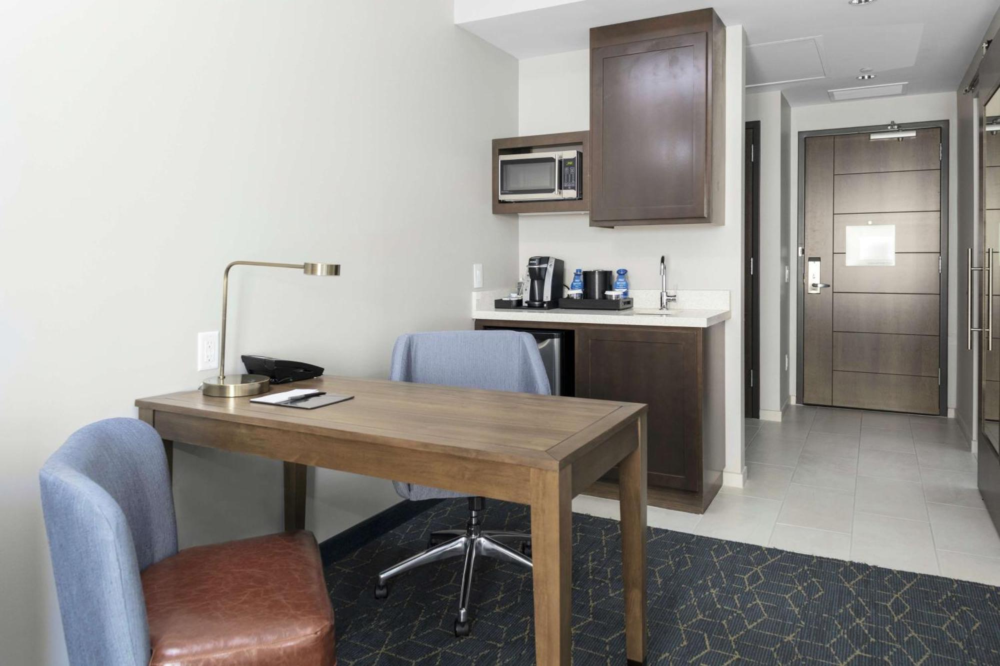 King Studio Suite