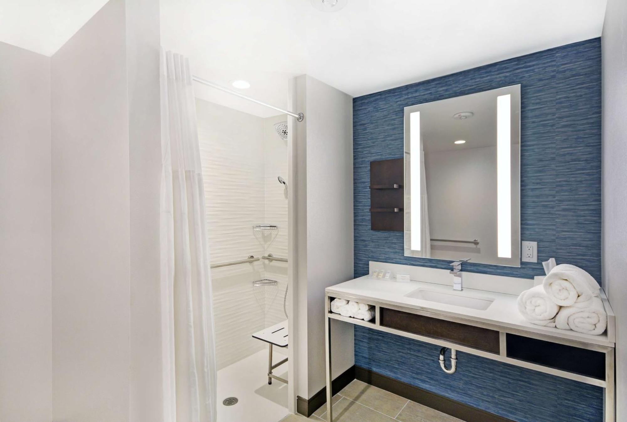 King Room Mobility or Hearing Accessible