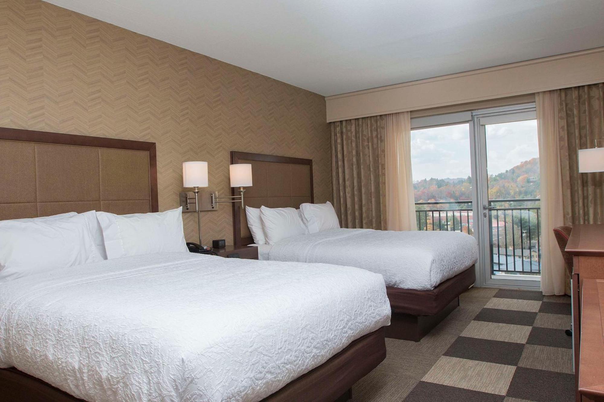 Queen Room Two Queen Beds Balcony Non-Smoking