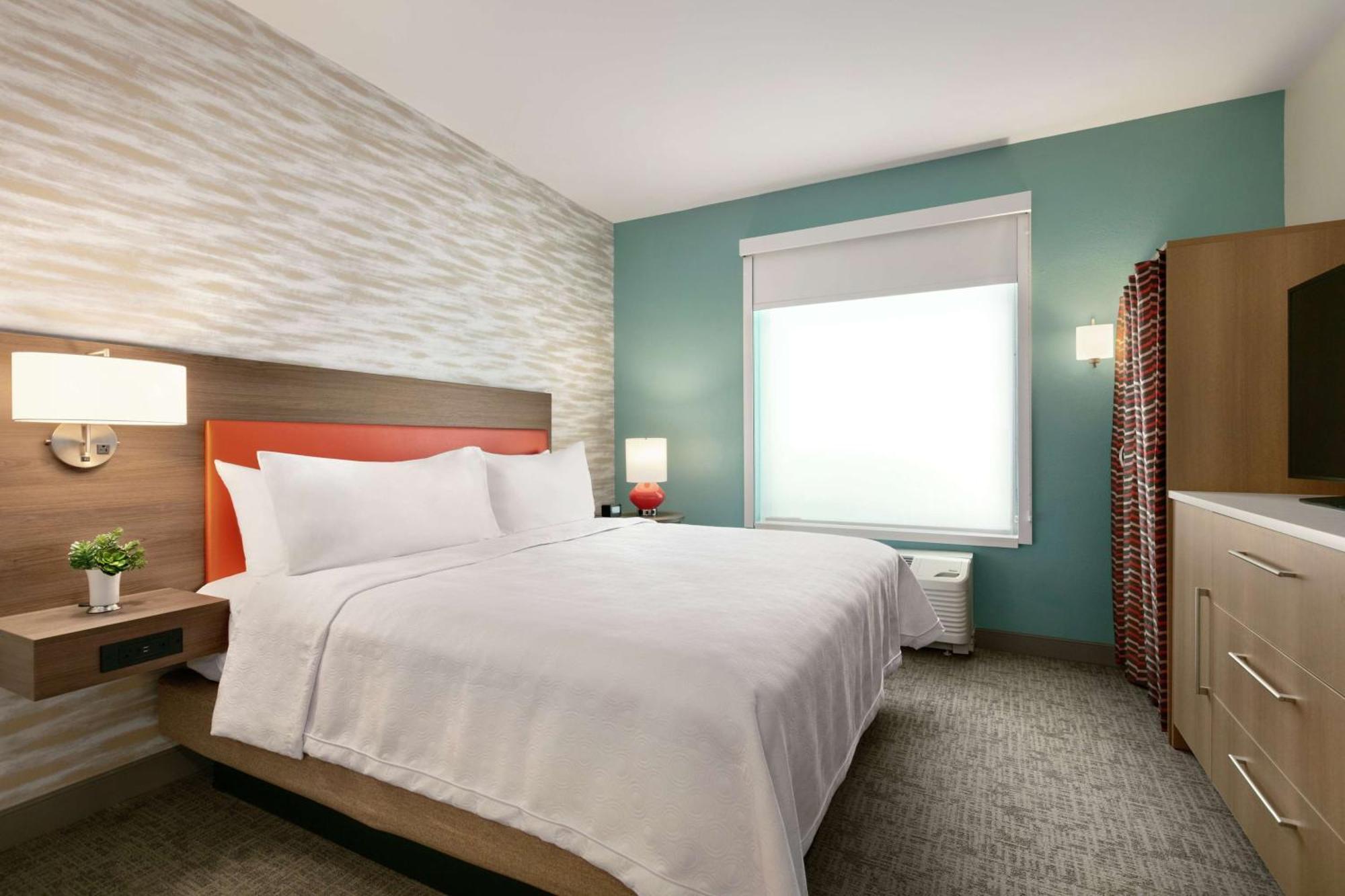 One-Bedroom King Suite Non-Smoking