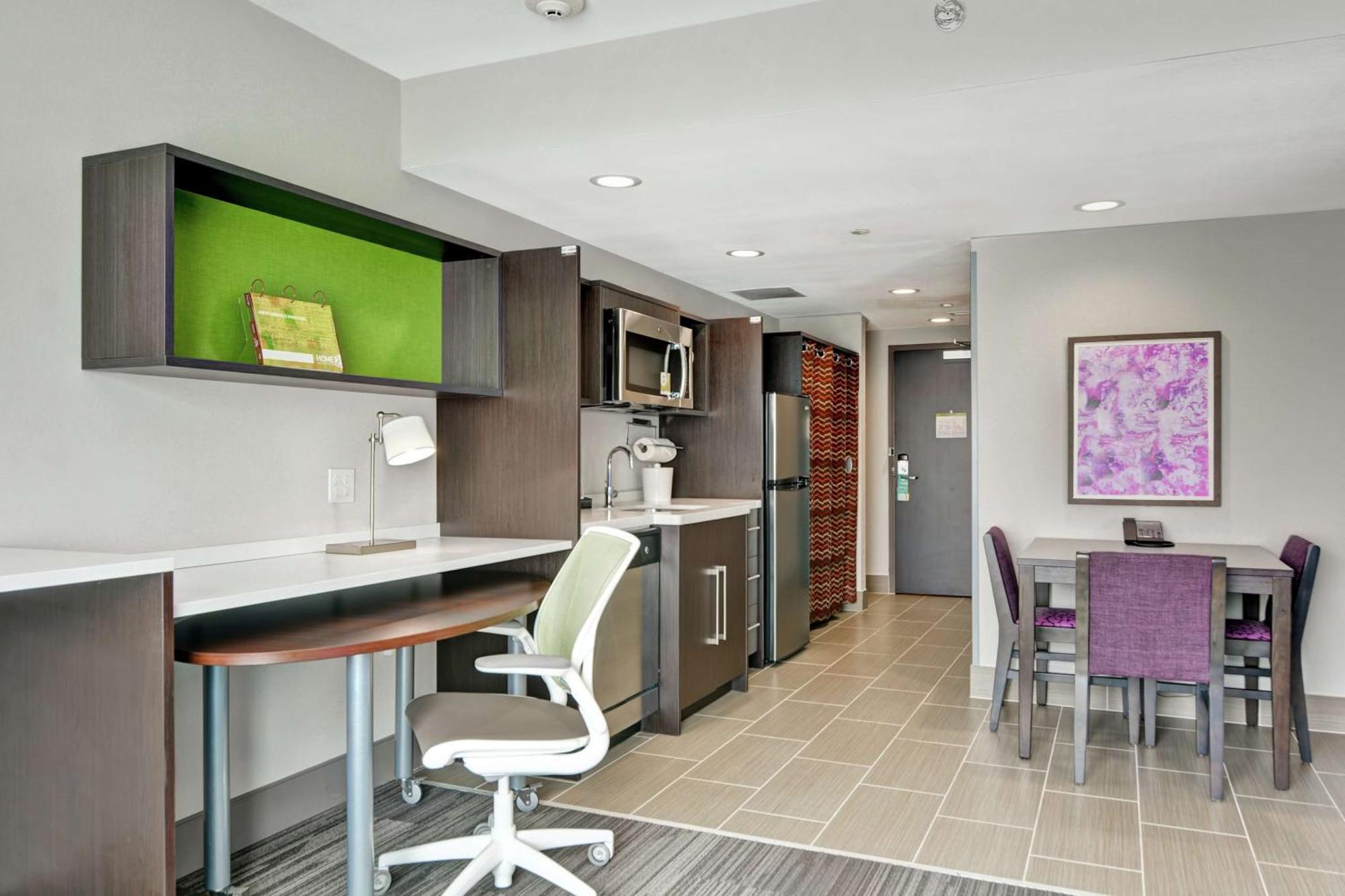 One-Bedroom King Suite Non-Smoking