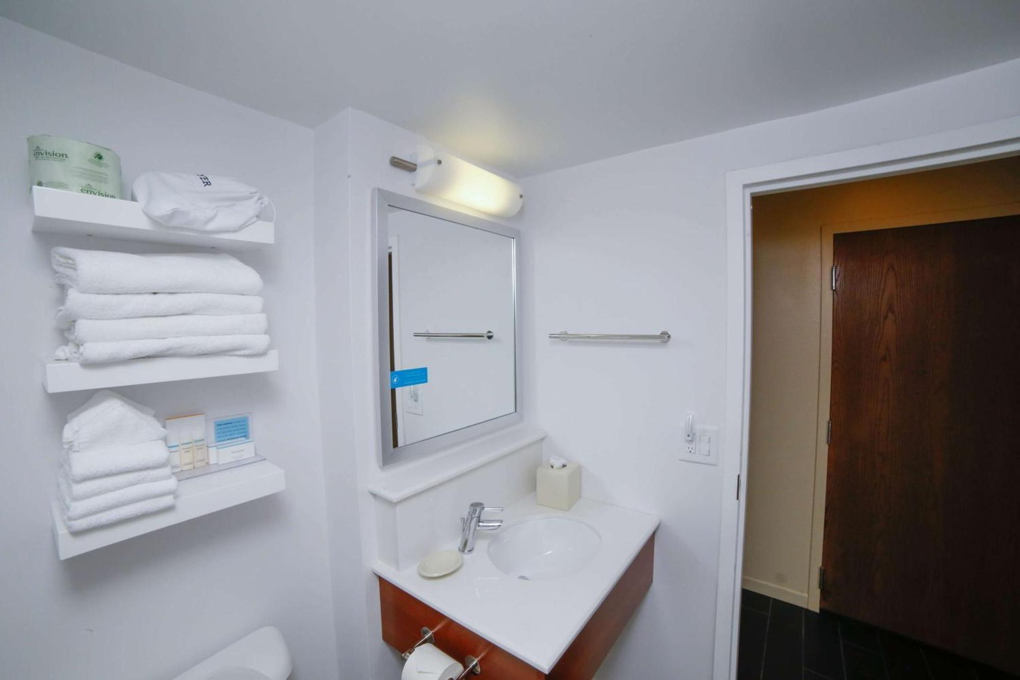 Room Two Queen Beds Non-Smoking