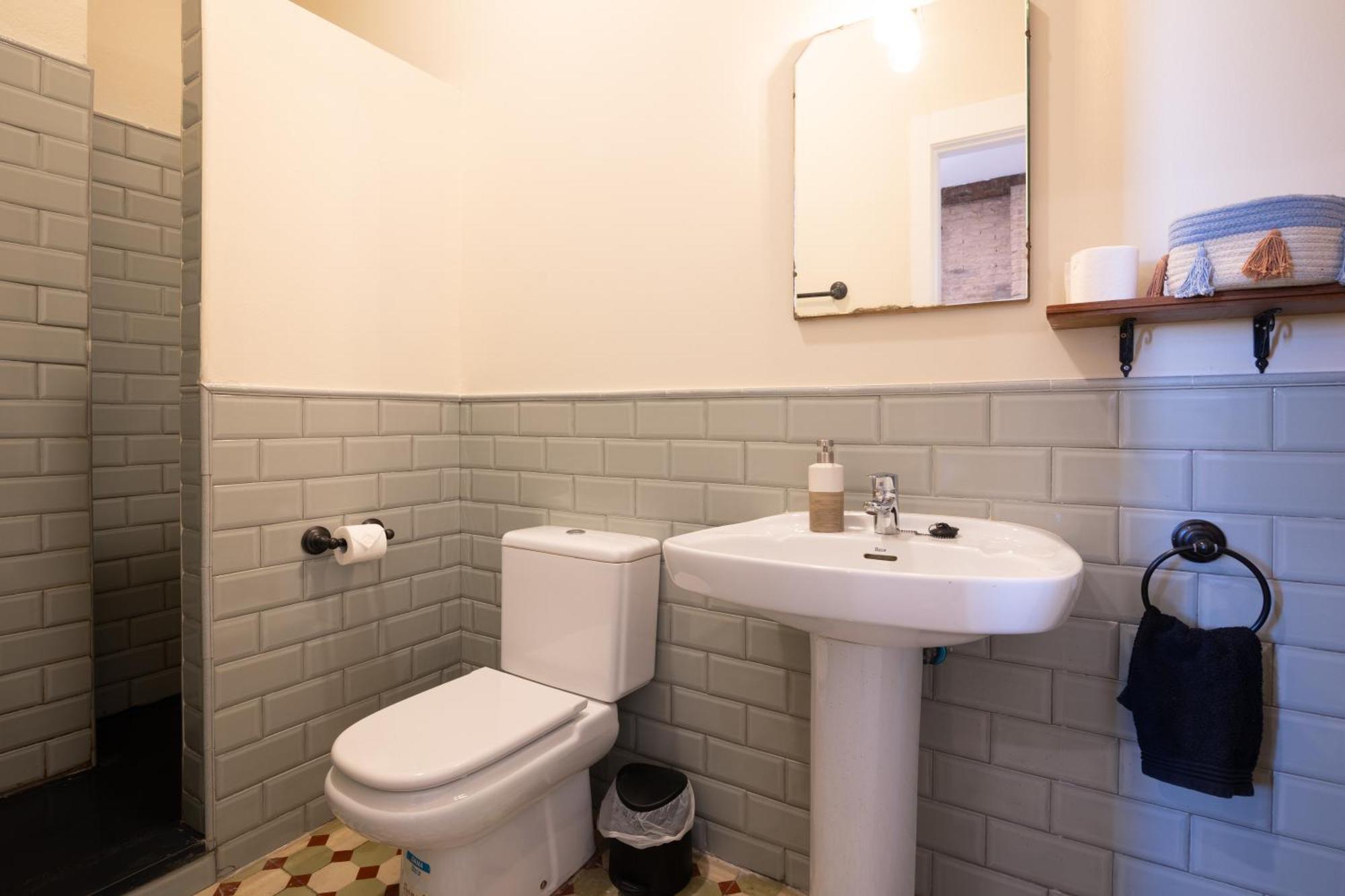 Double Room Private Bathroom
