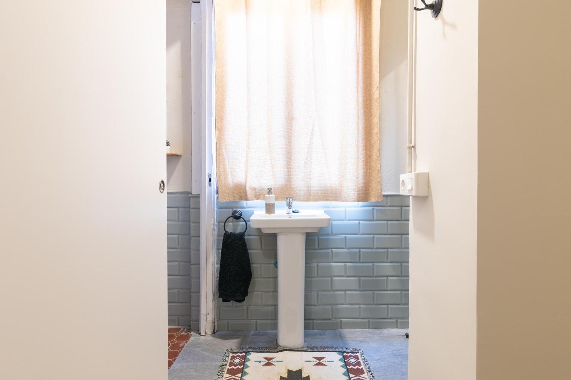 Twin Room Private Bathroom