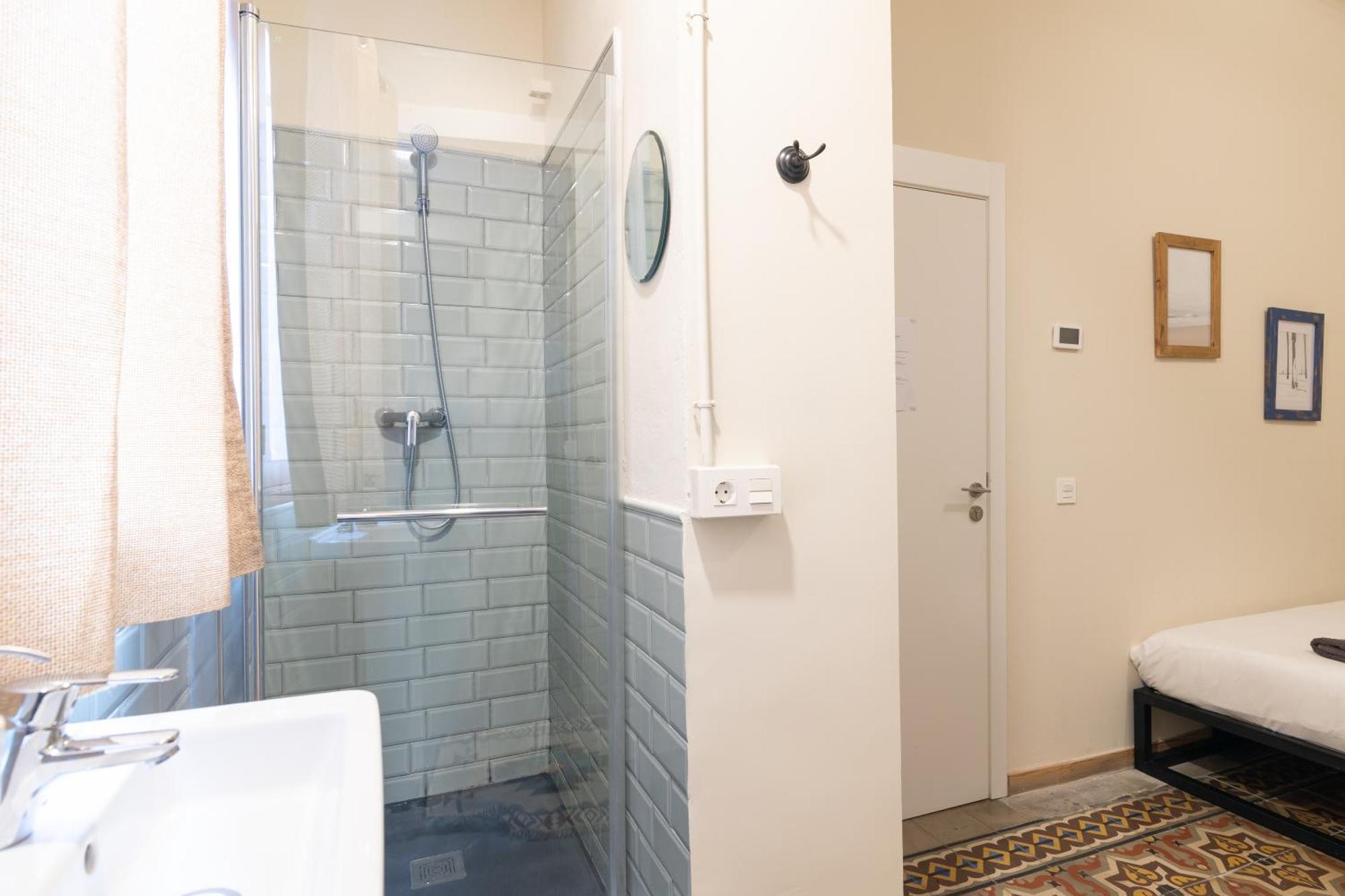Twin Room Private Bathroom