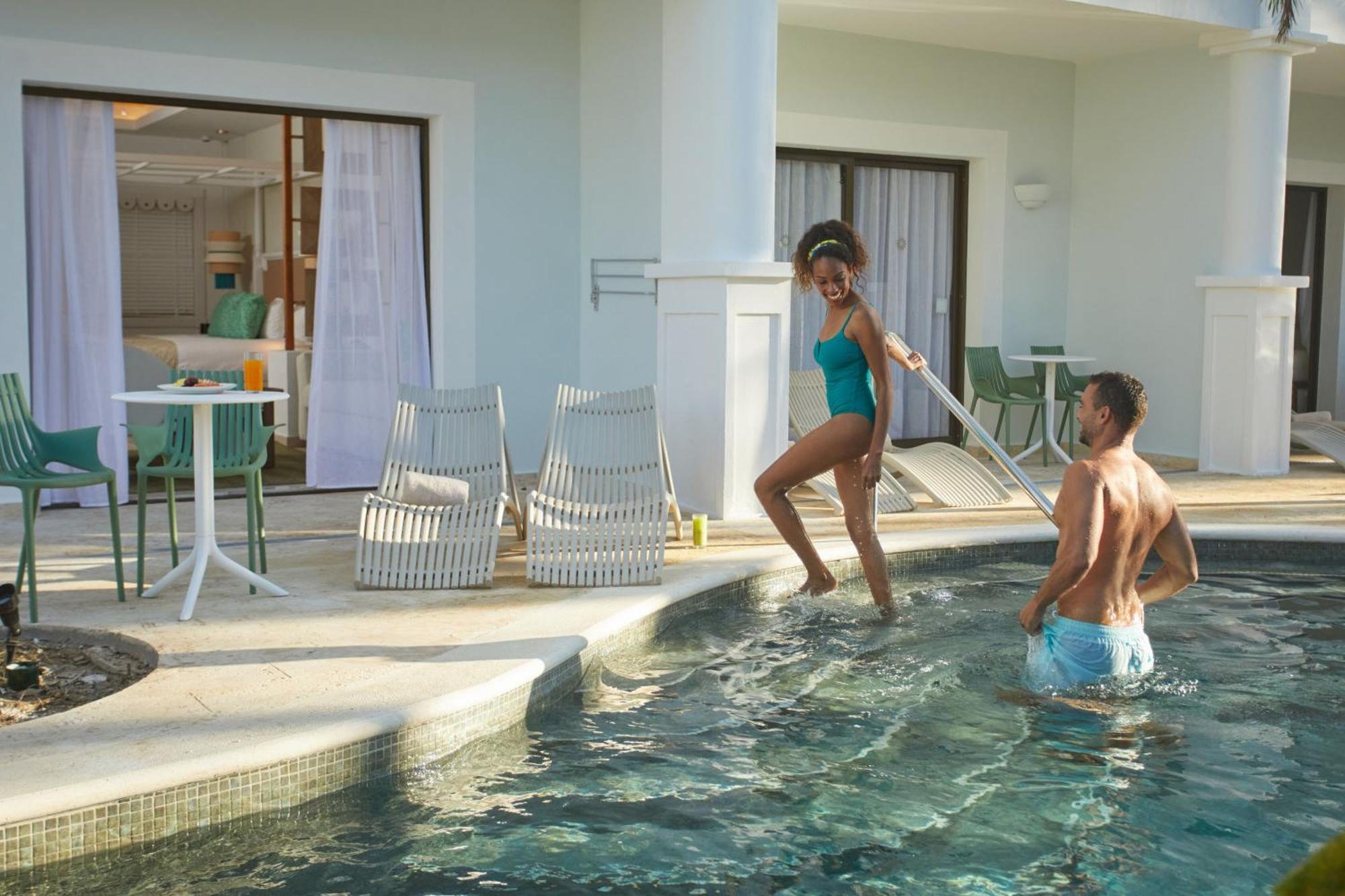 Junior Suite Deluxe Swim Up,1516152676:JPEG