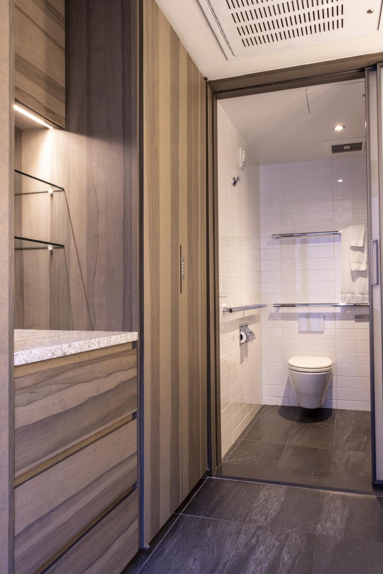 Superior King Junior Suite