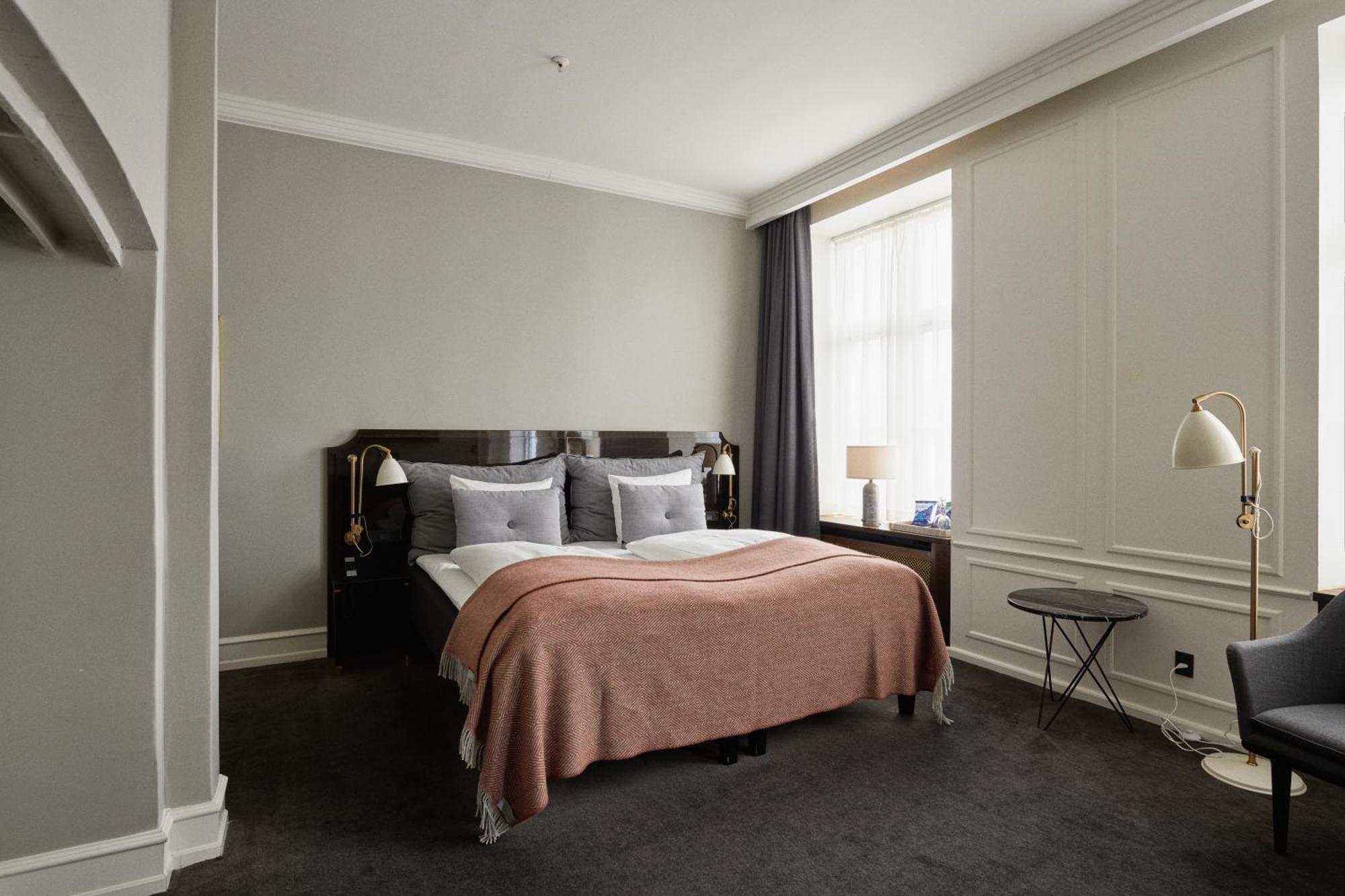 Large Deluxe Double Room,1516323187:JPEG