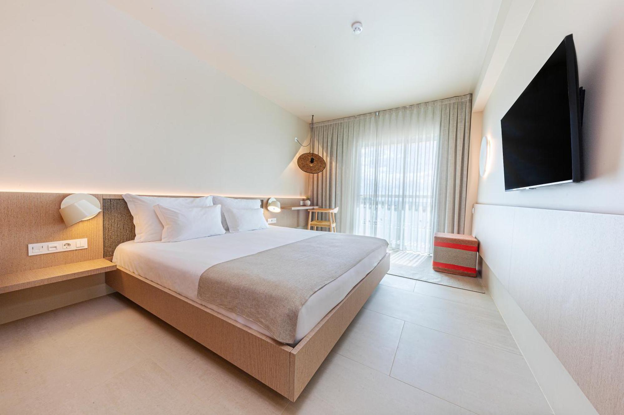 Premium Double Room with Sea View,1516385398:JPEG