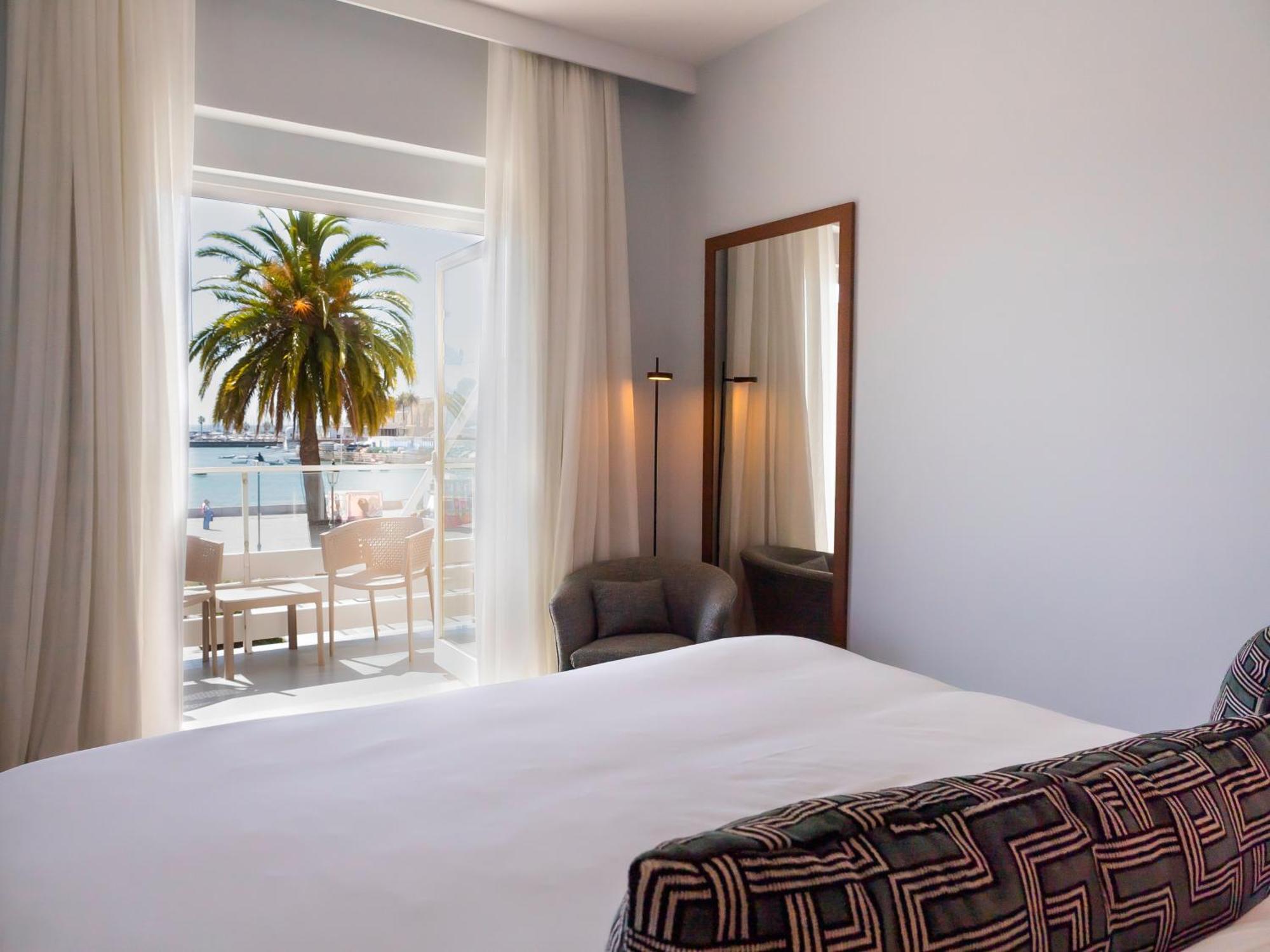 Suite with Sea View,1516401451:JPEG