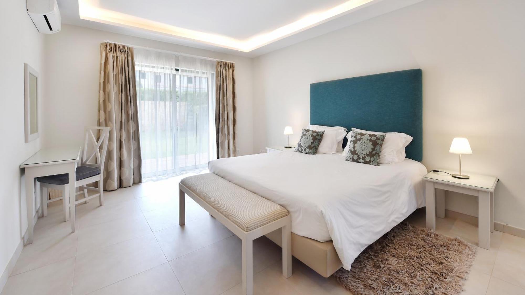Superior Four-Bedroom Villa Pool