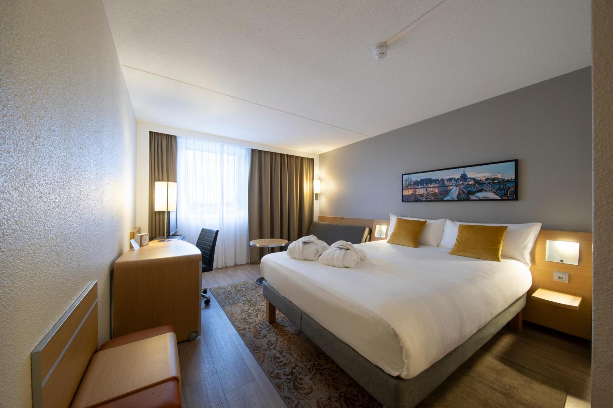Deluxe Double Room Garden Side