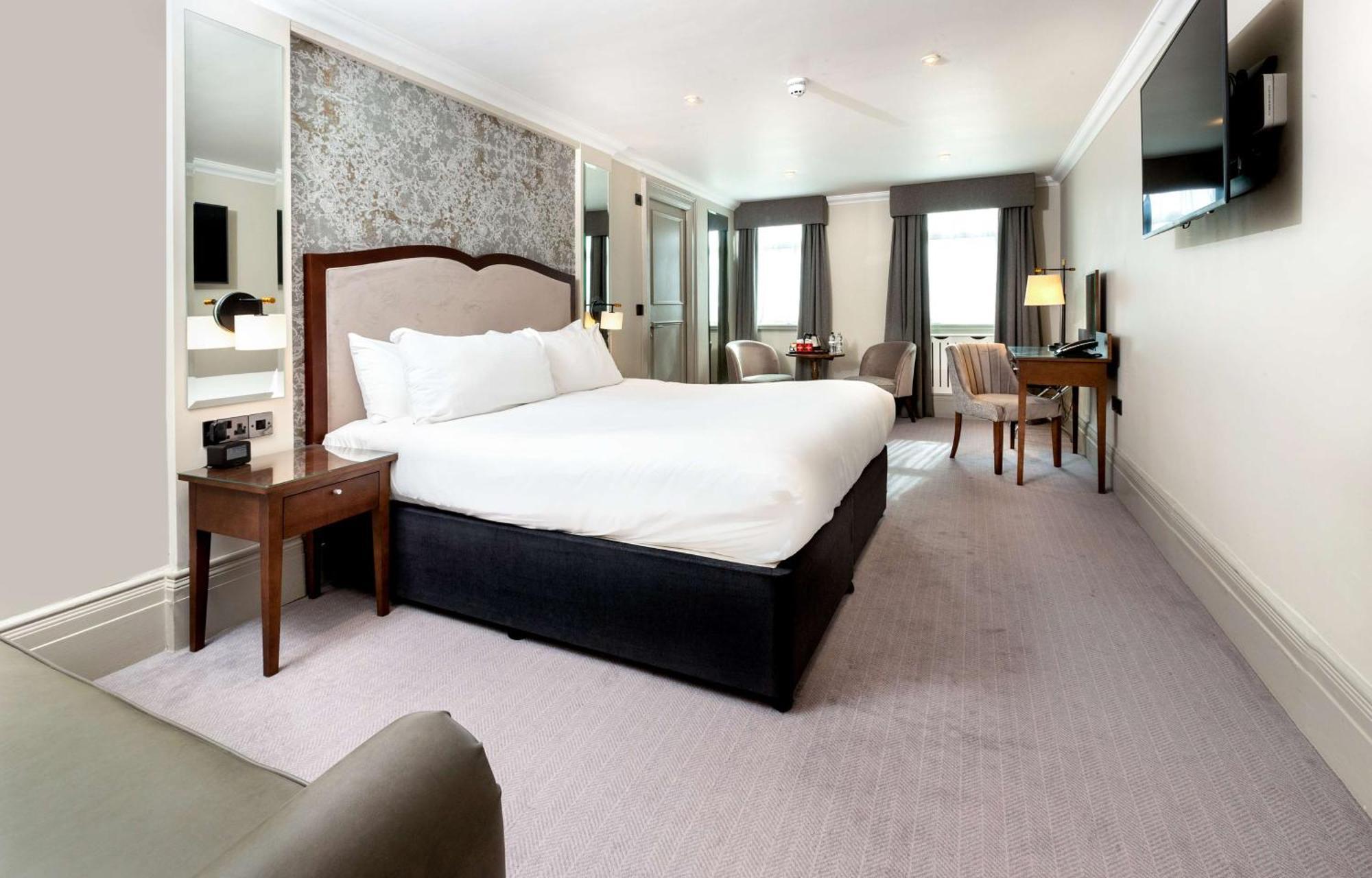 Superior King Guest Room,1516434412:JPEG