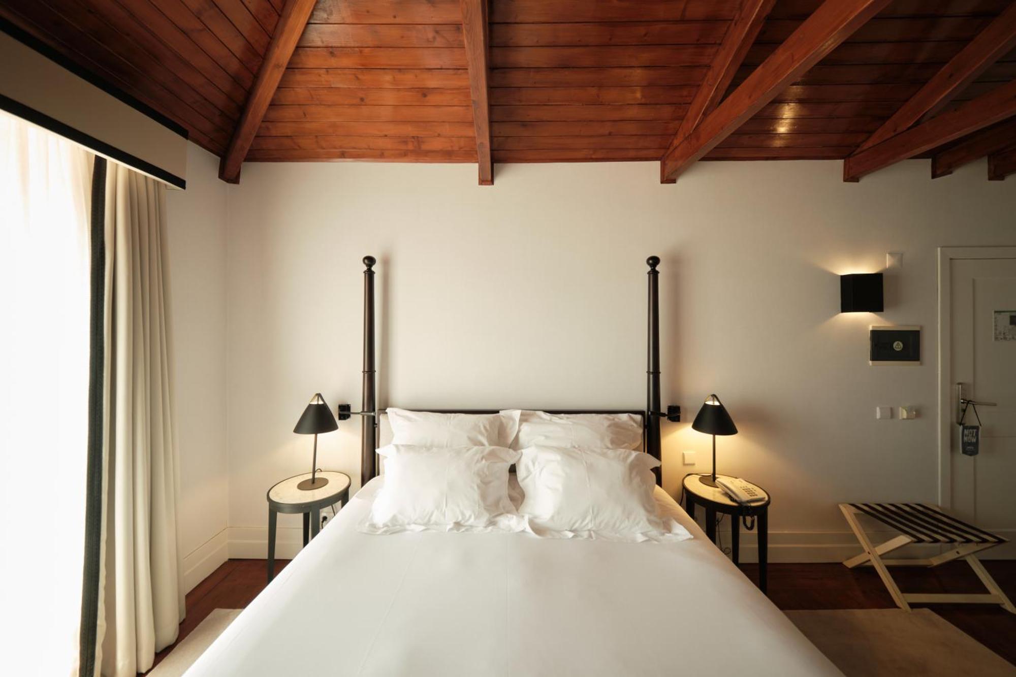 Deluxe Double Room Mountain View