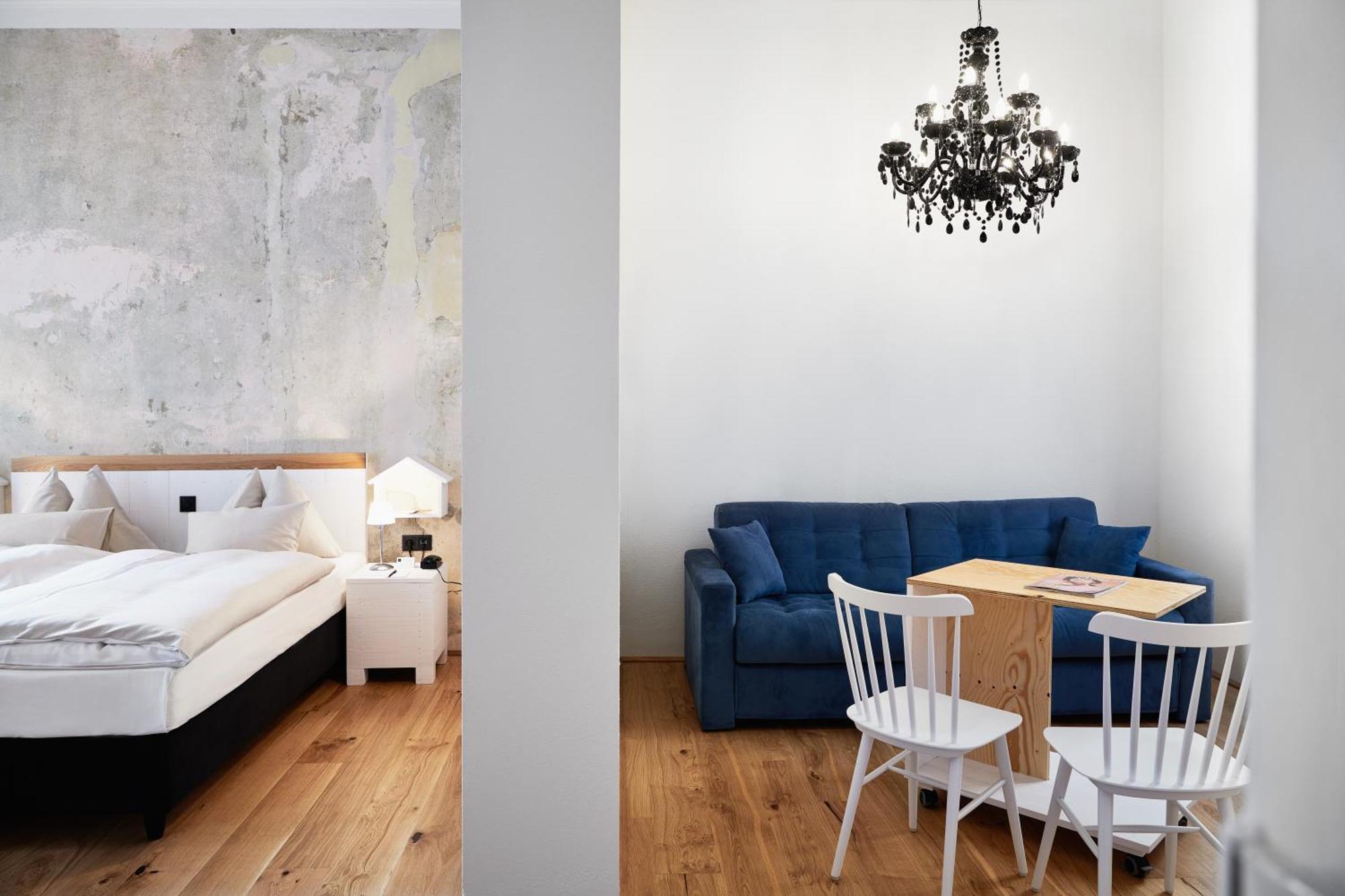 Grand Independent Room