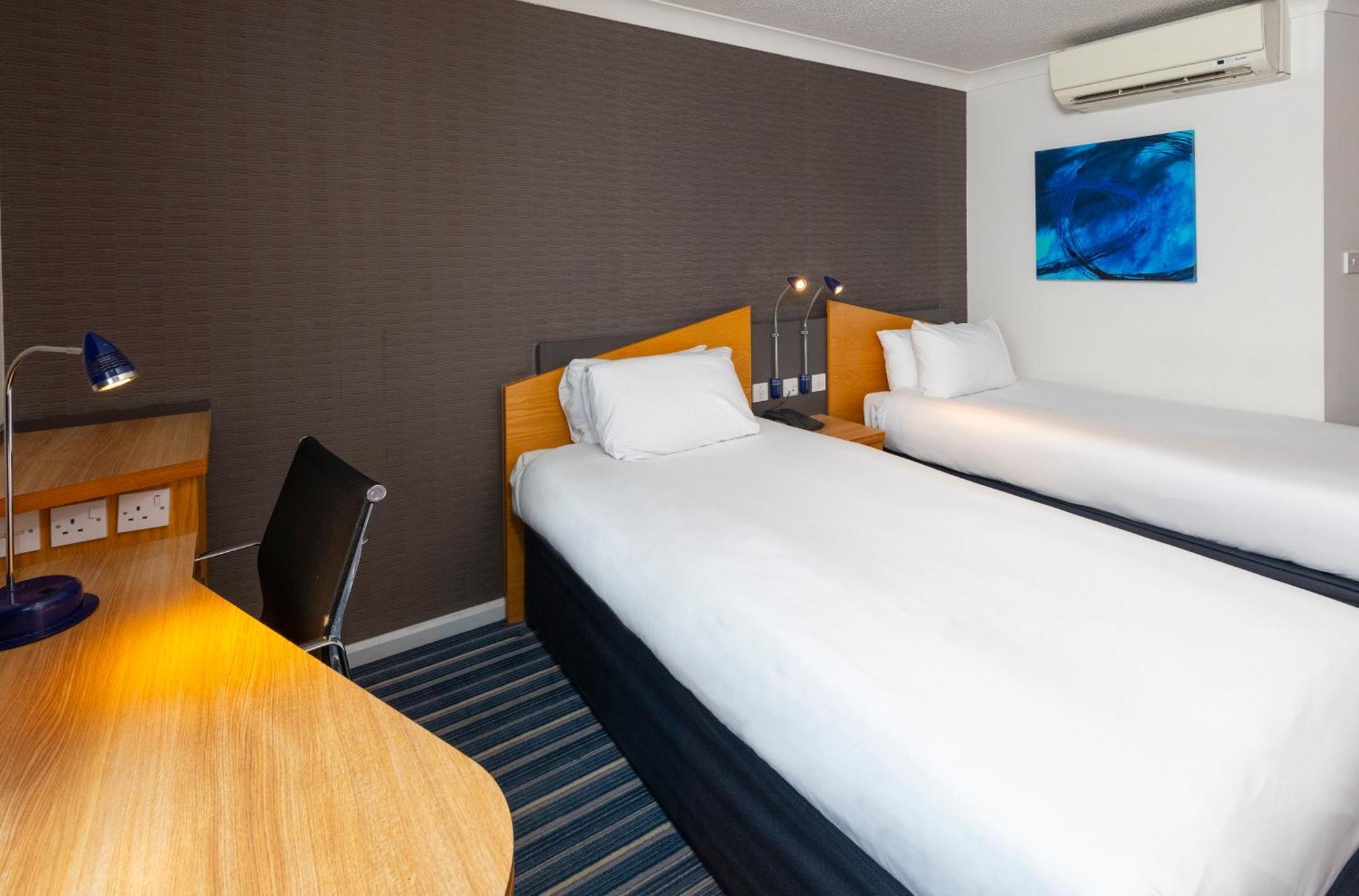 Standard Twin Room Hot