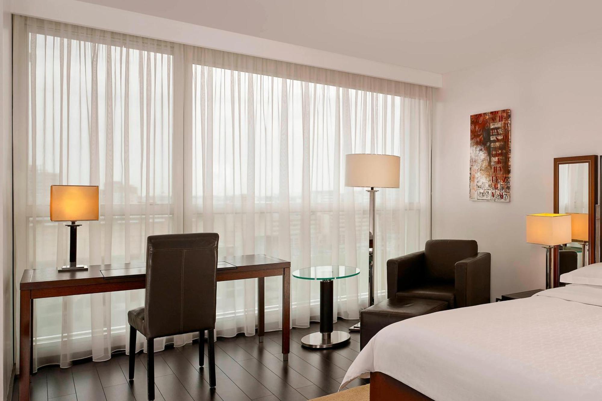 Premium Deluxe, Guest room, 2 Twin/Single Bed(s), Mid floor,1710400494:JPEG