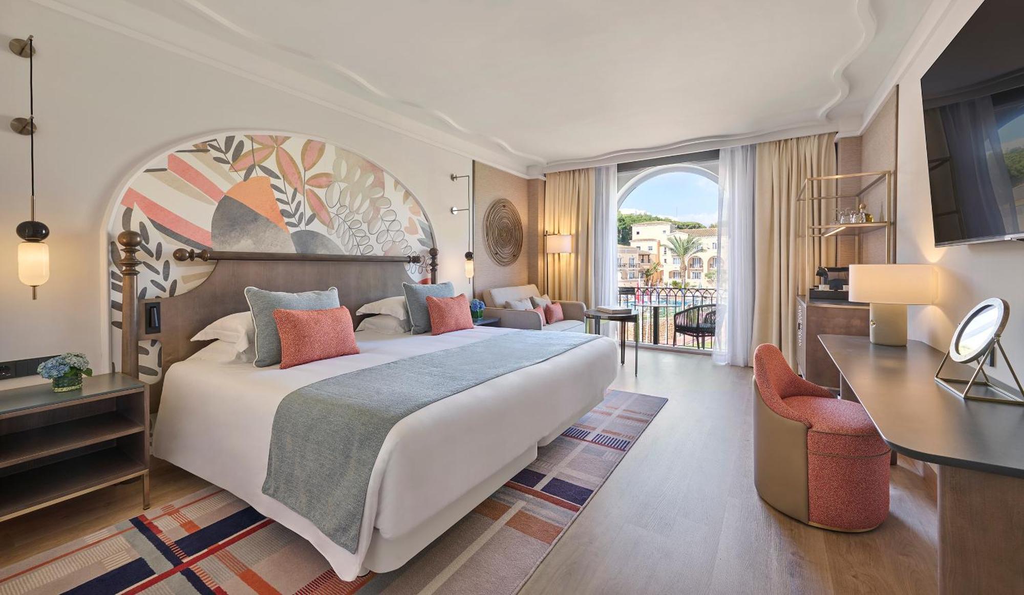 Habitación con cama extragrande.