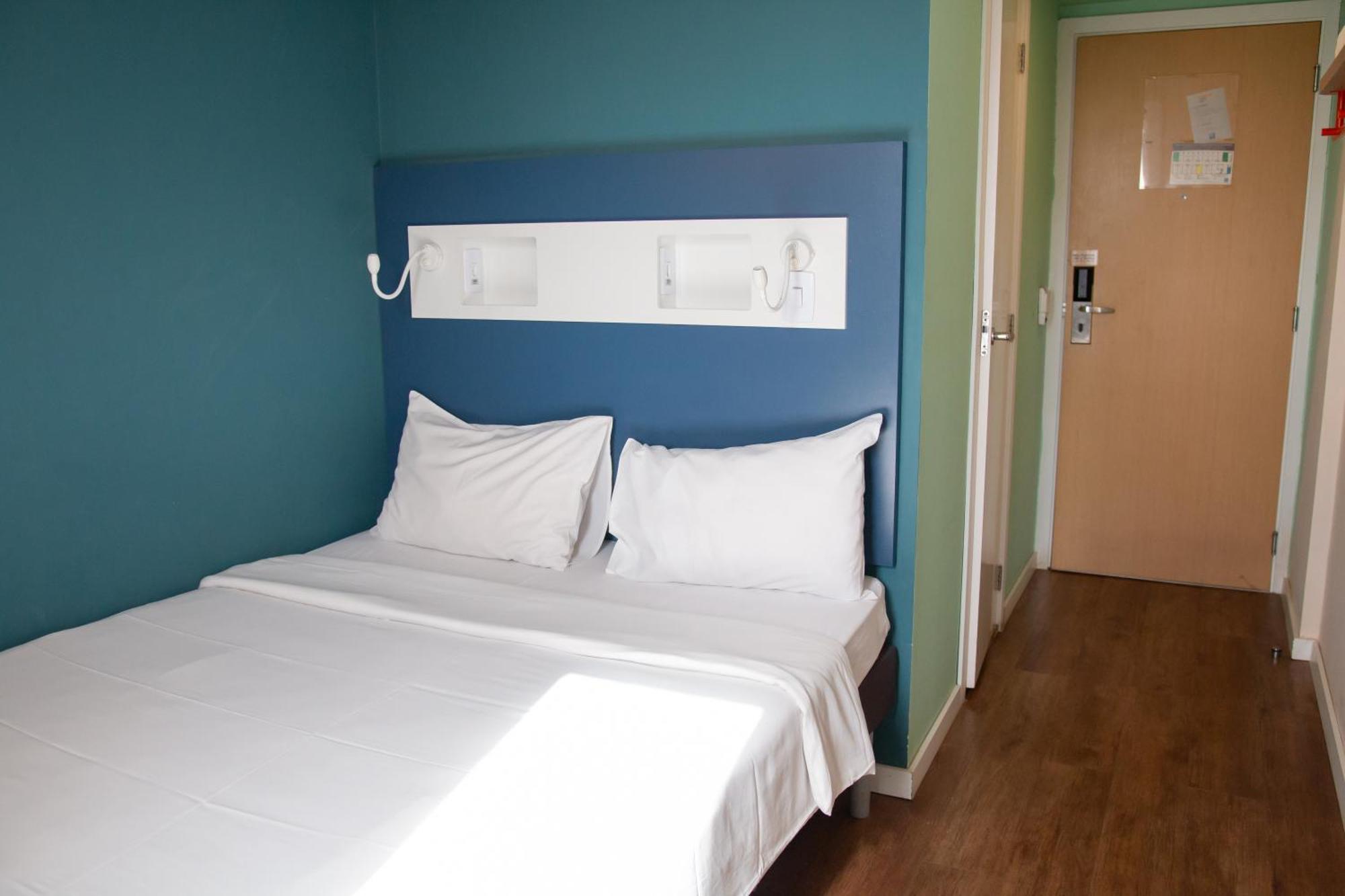 Standard Apartment Twin Beds