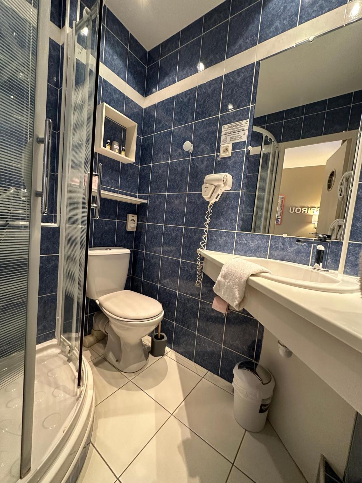 Twin Room Private Bathroom