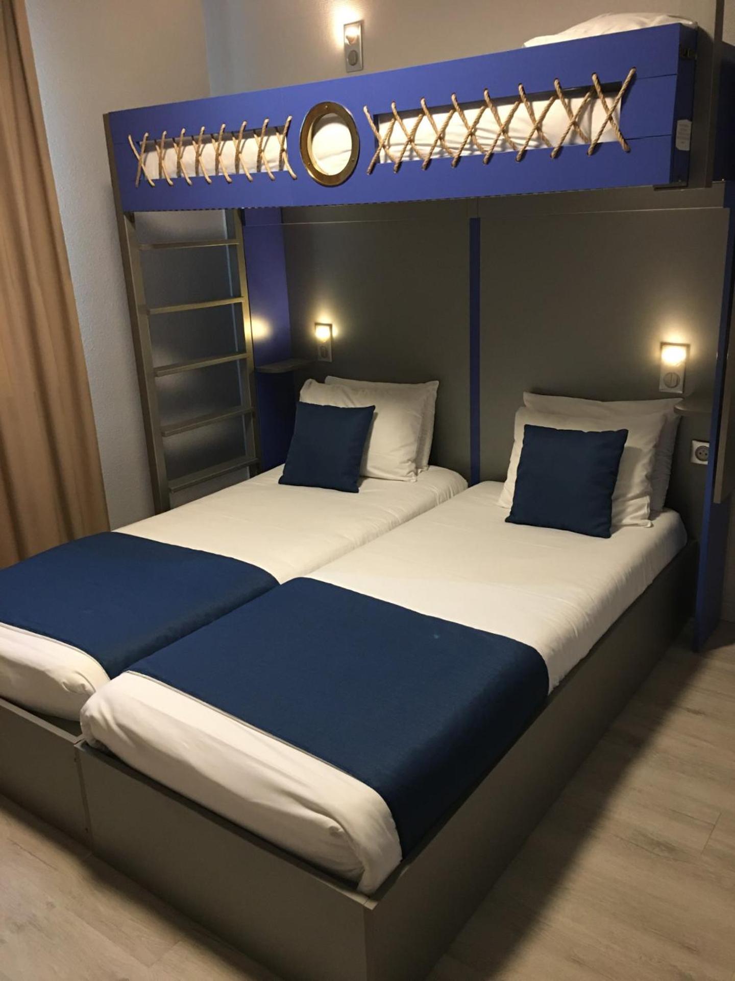 Standard Room 3 Single Beds