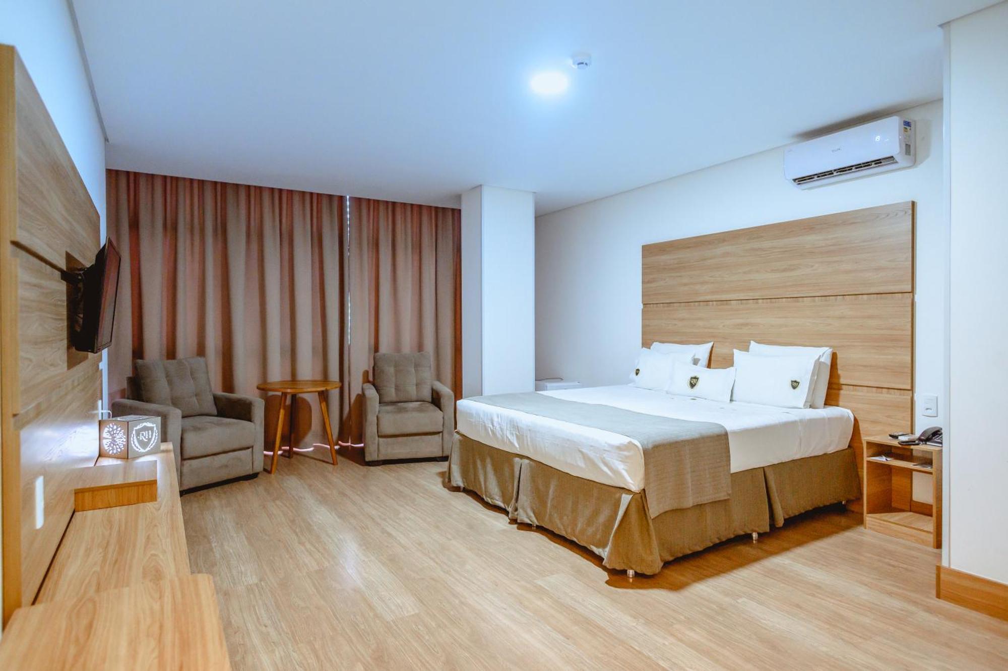 Superior King Suite