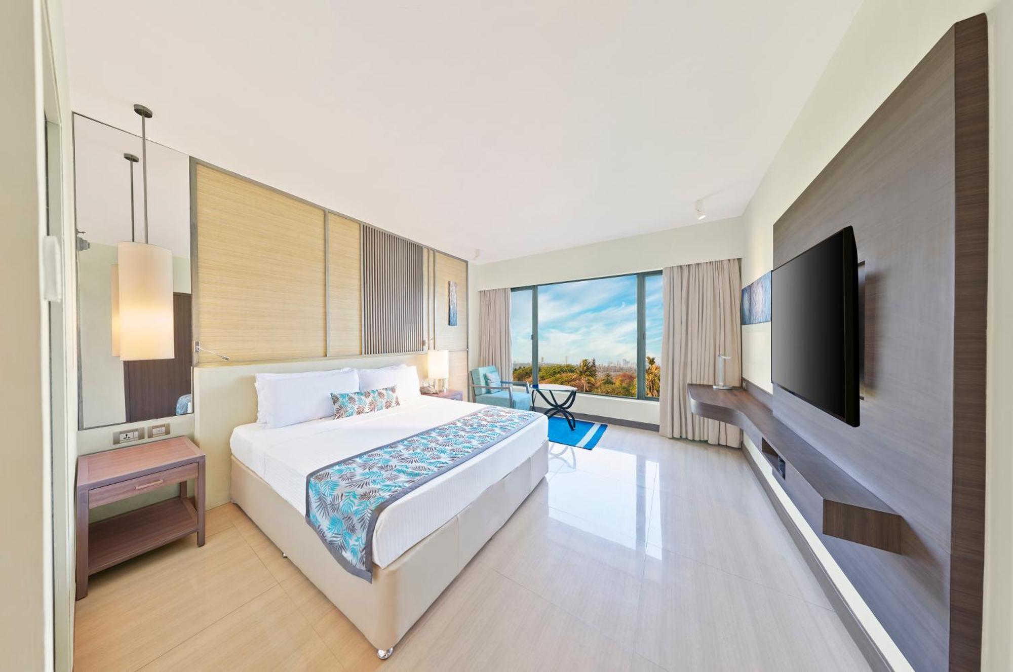 Deluxe Room Complimentary Hi-Tea on Food & Beverages