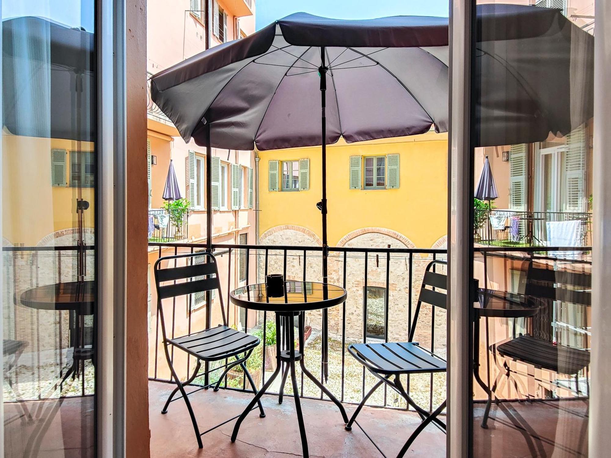 Standard Studio with Balcony,1604166965:JPEG