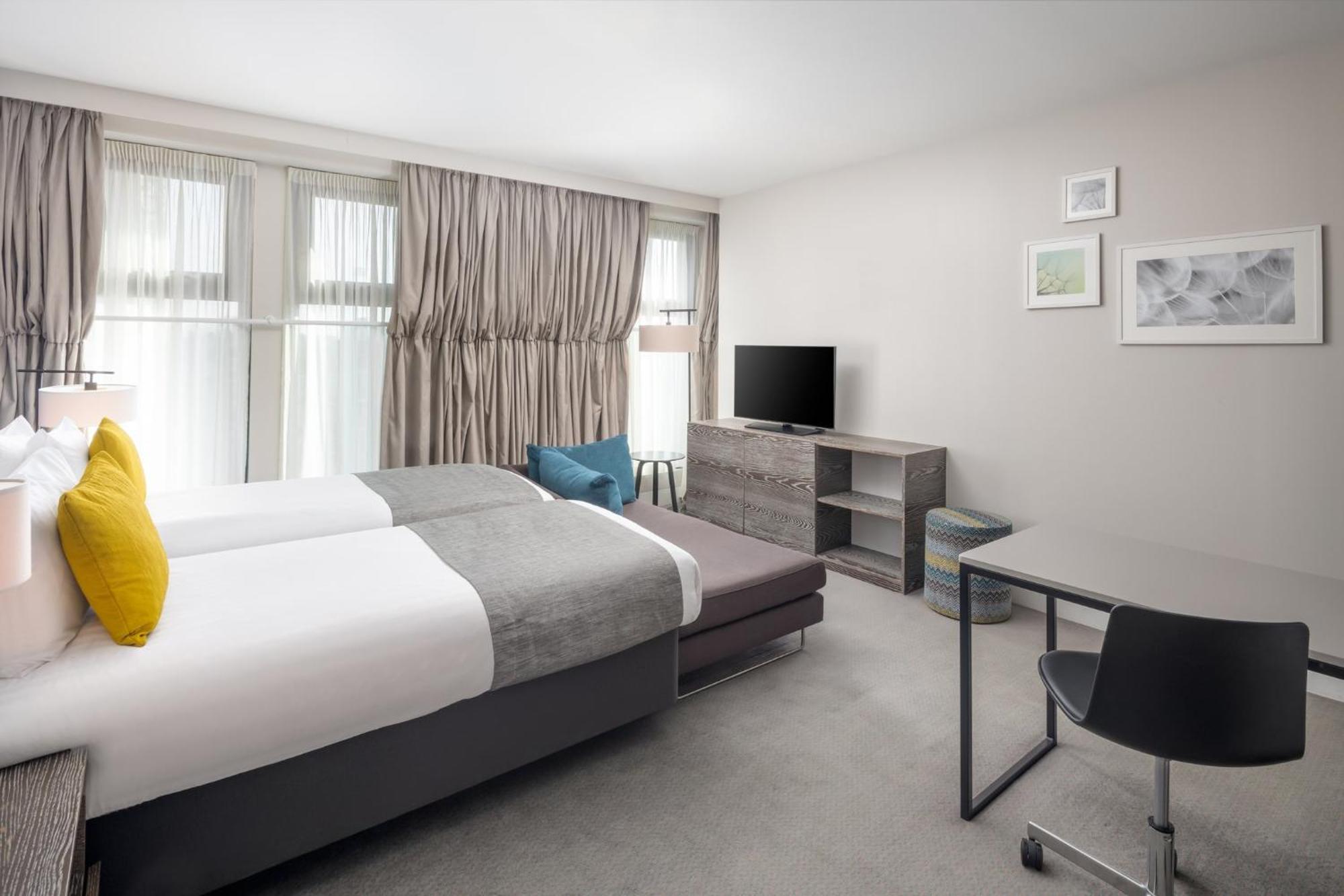 Studio Twin Suite Kitchenette