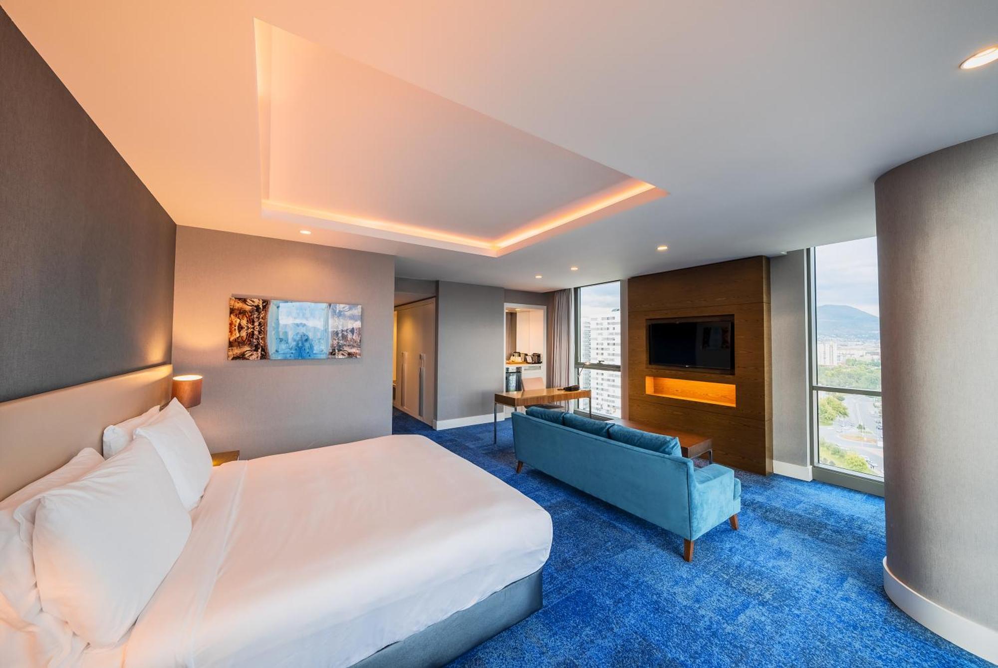 Corner Suite
