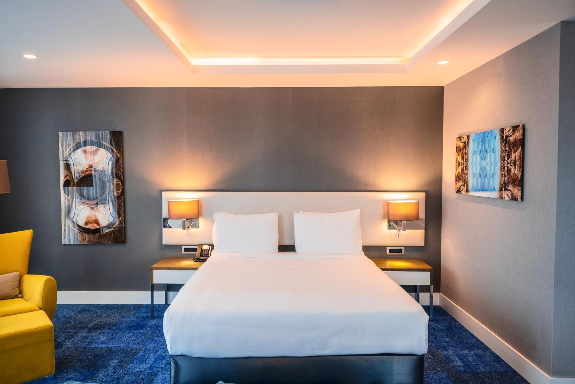 Corner Suite
