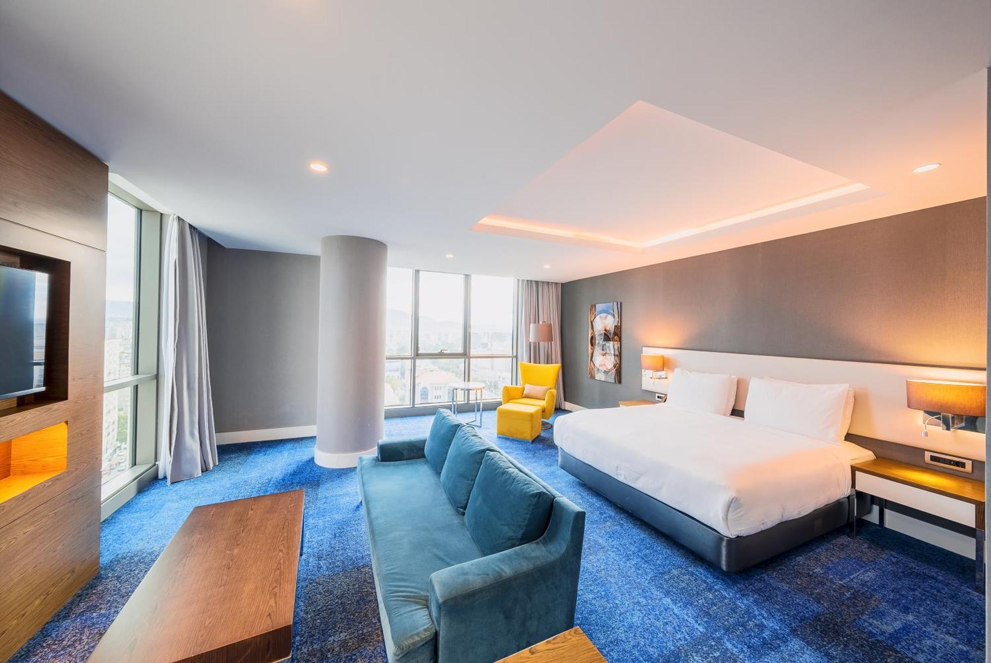 Corner Suite