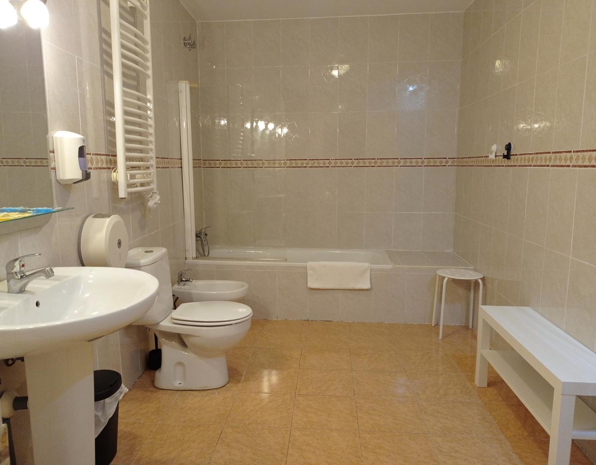 Double Room Private Bathroom