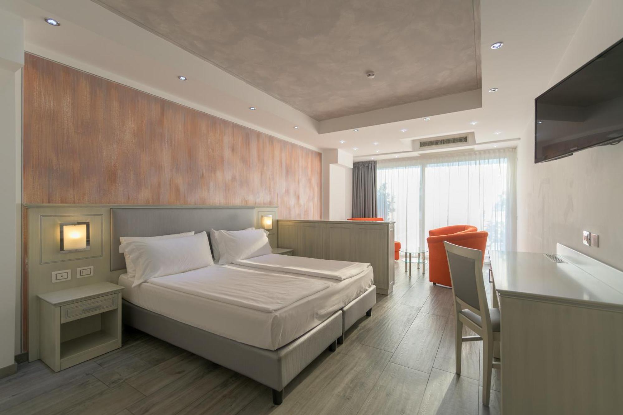 Deluxe Suite Spa Bath