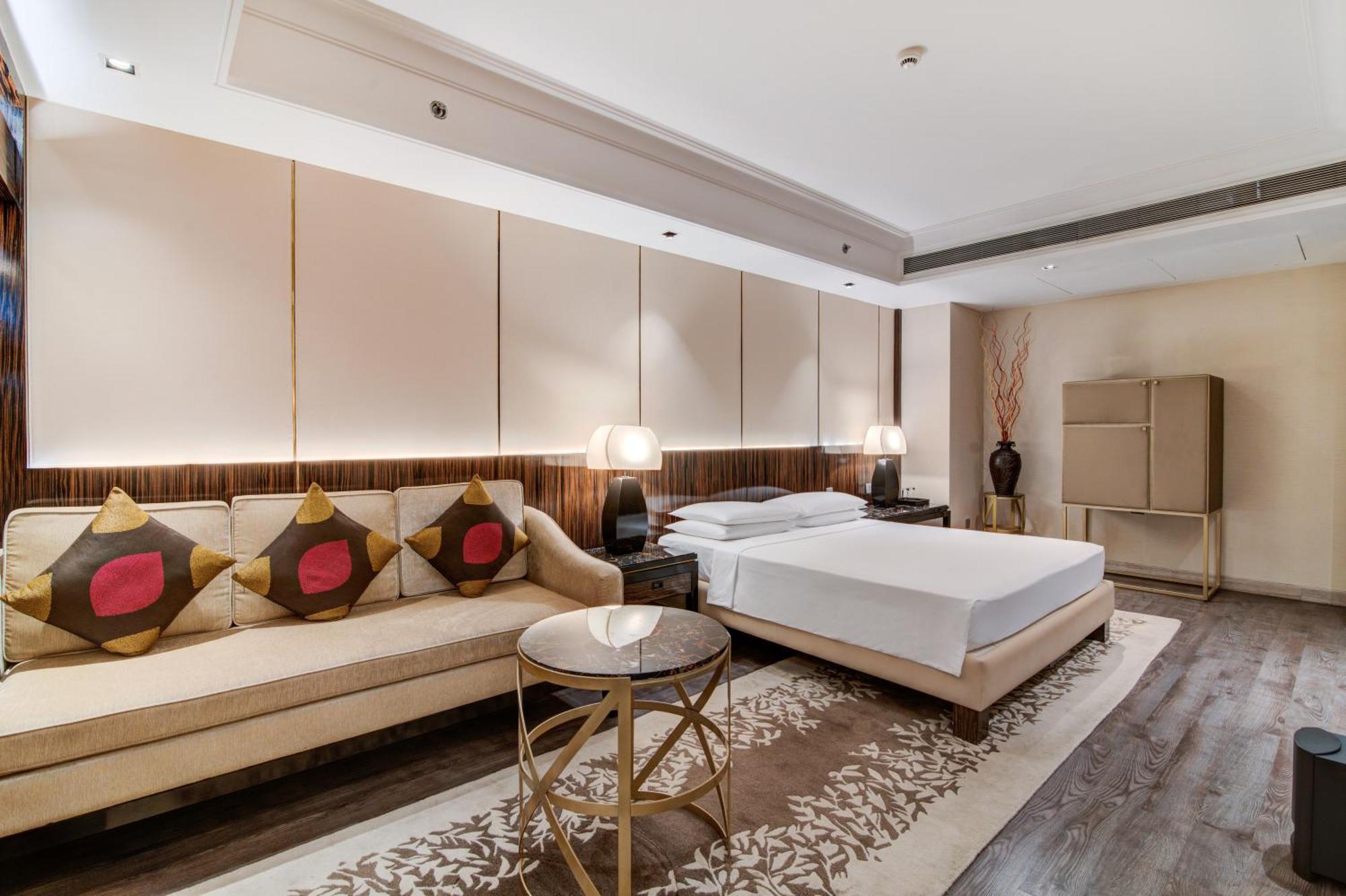 Executive Suite on Food & Beverage Spa Laundry
