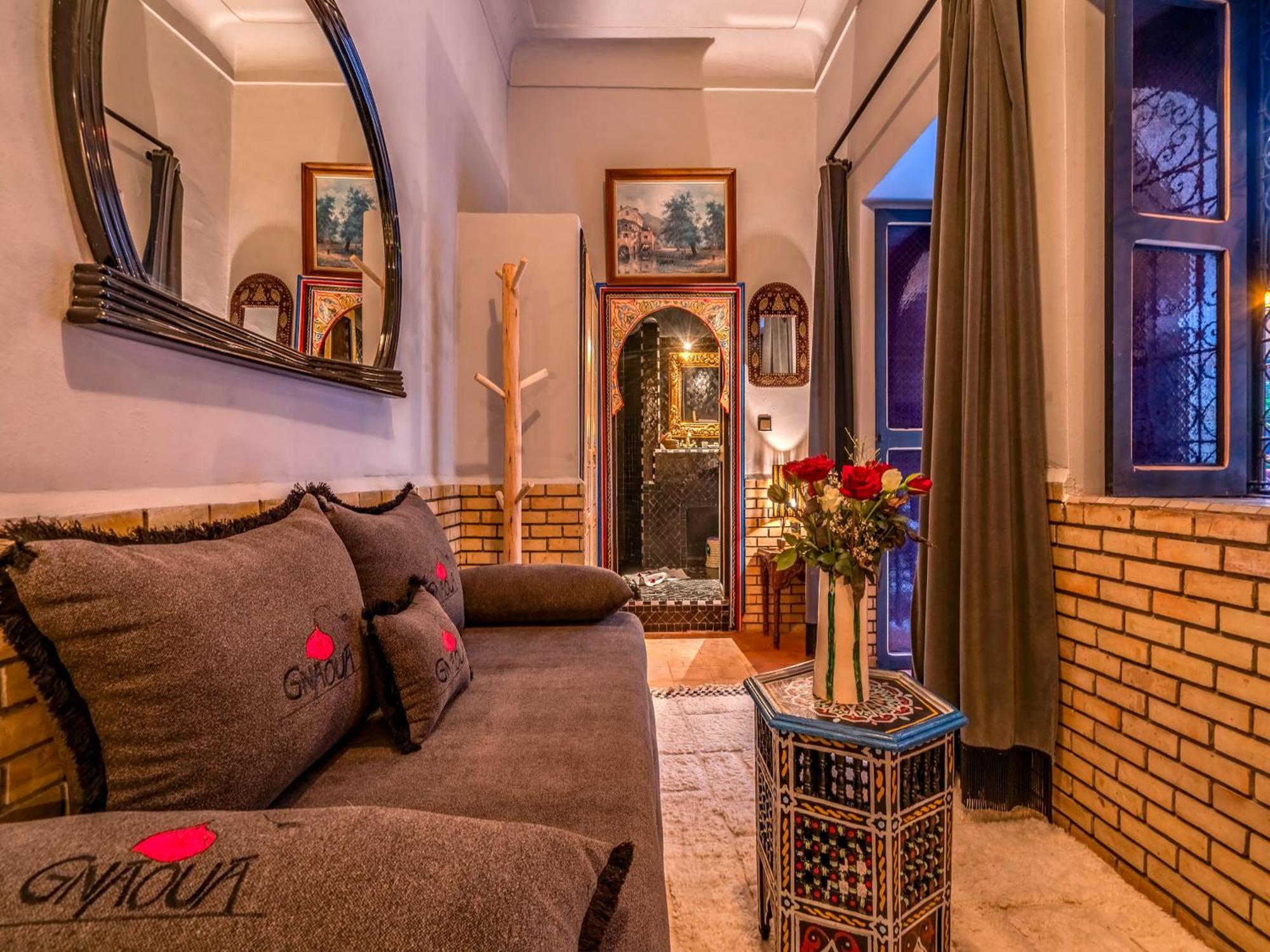 Terre d'Ombre Double Room