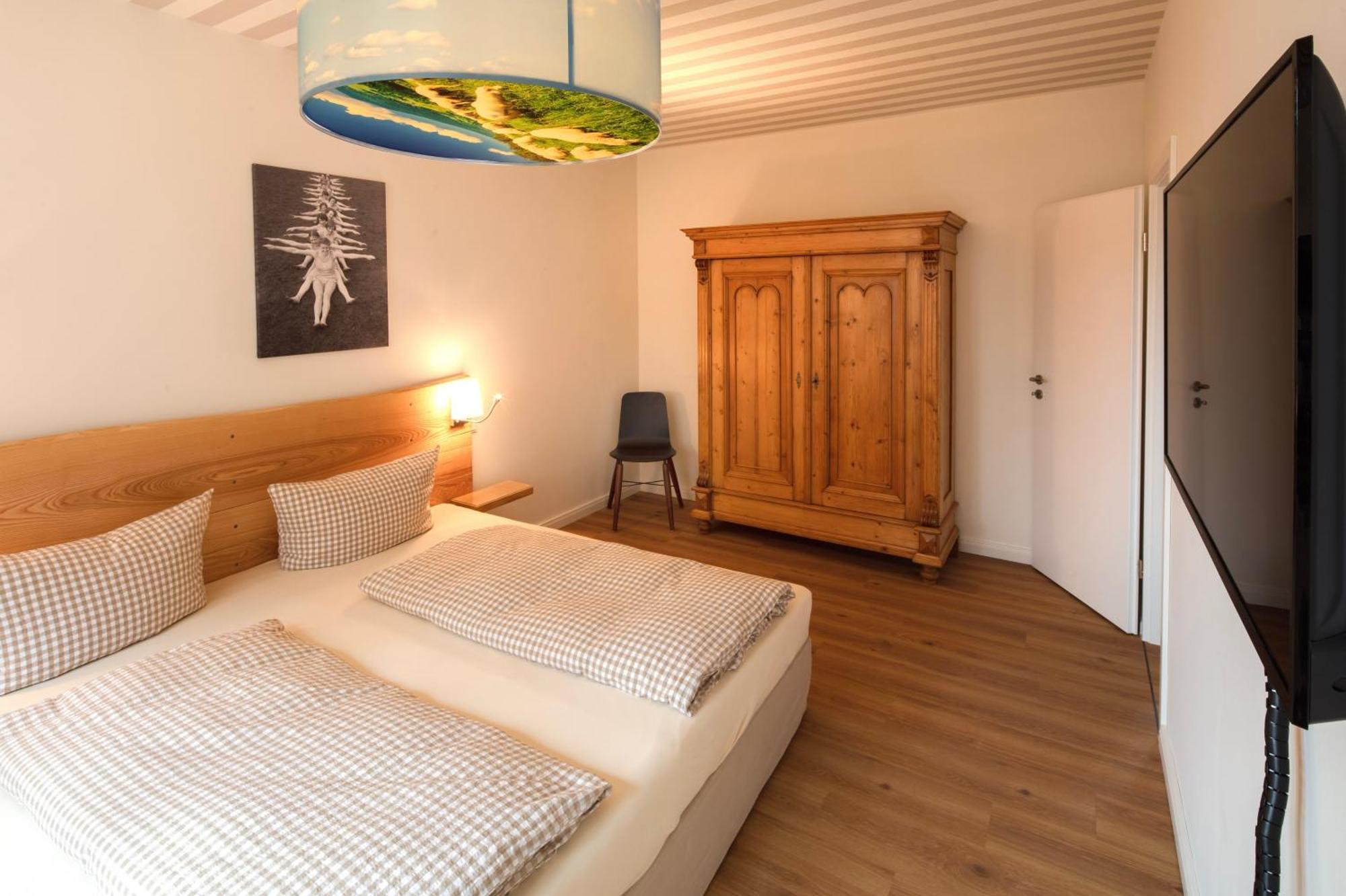 One-Bedroom Apartment Annex