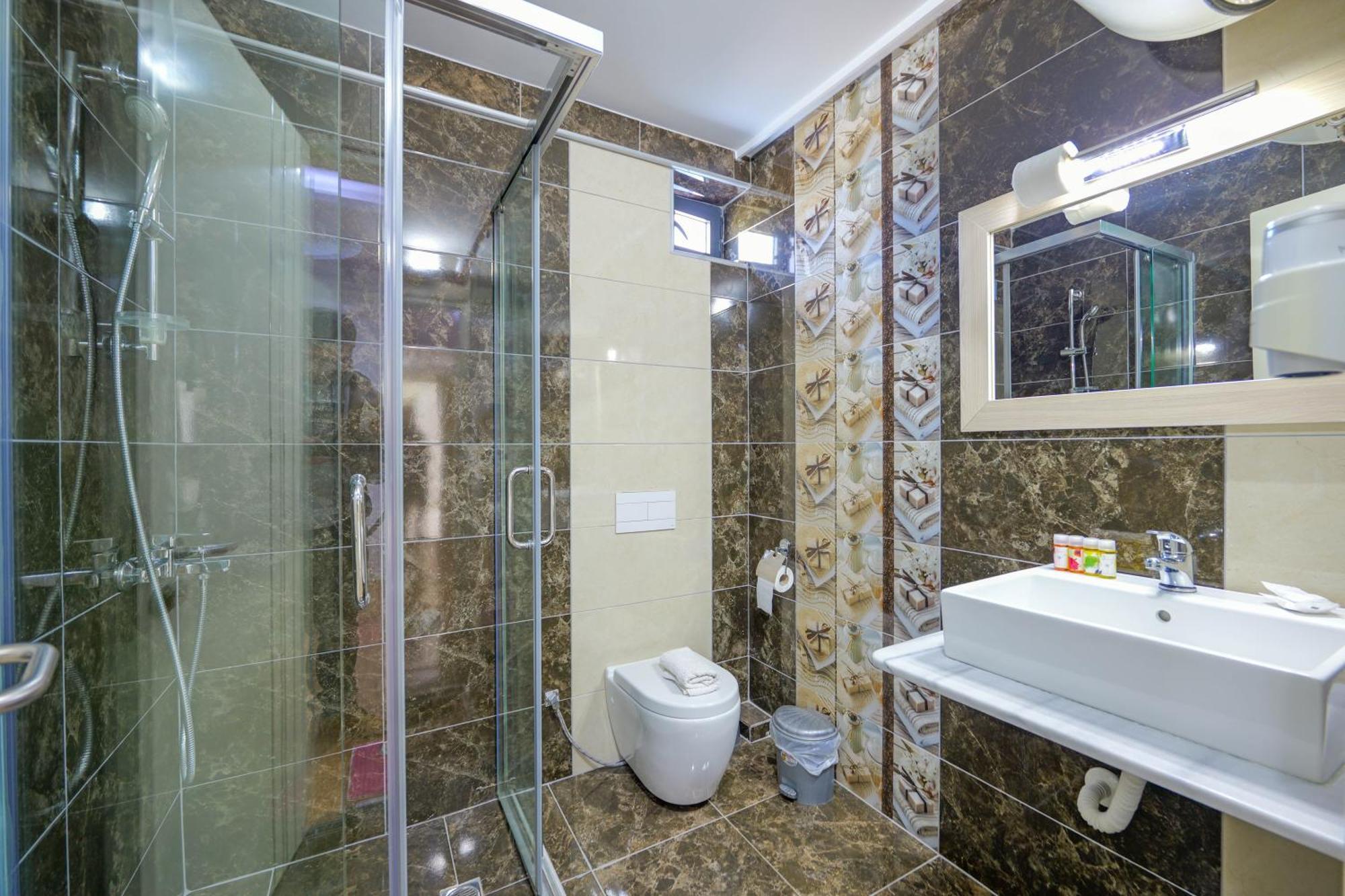 Deluxe Suite with Sea View,1520959807:JPEG