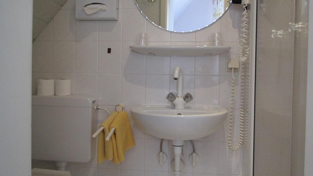 Doppelzimmer mit Dusche