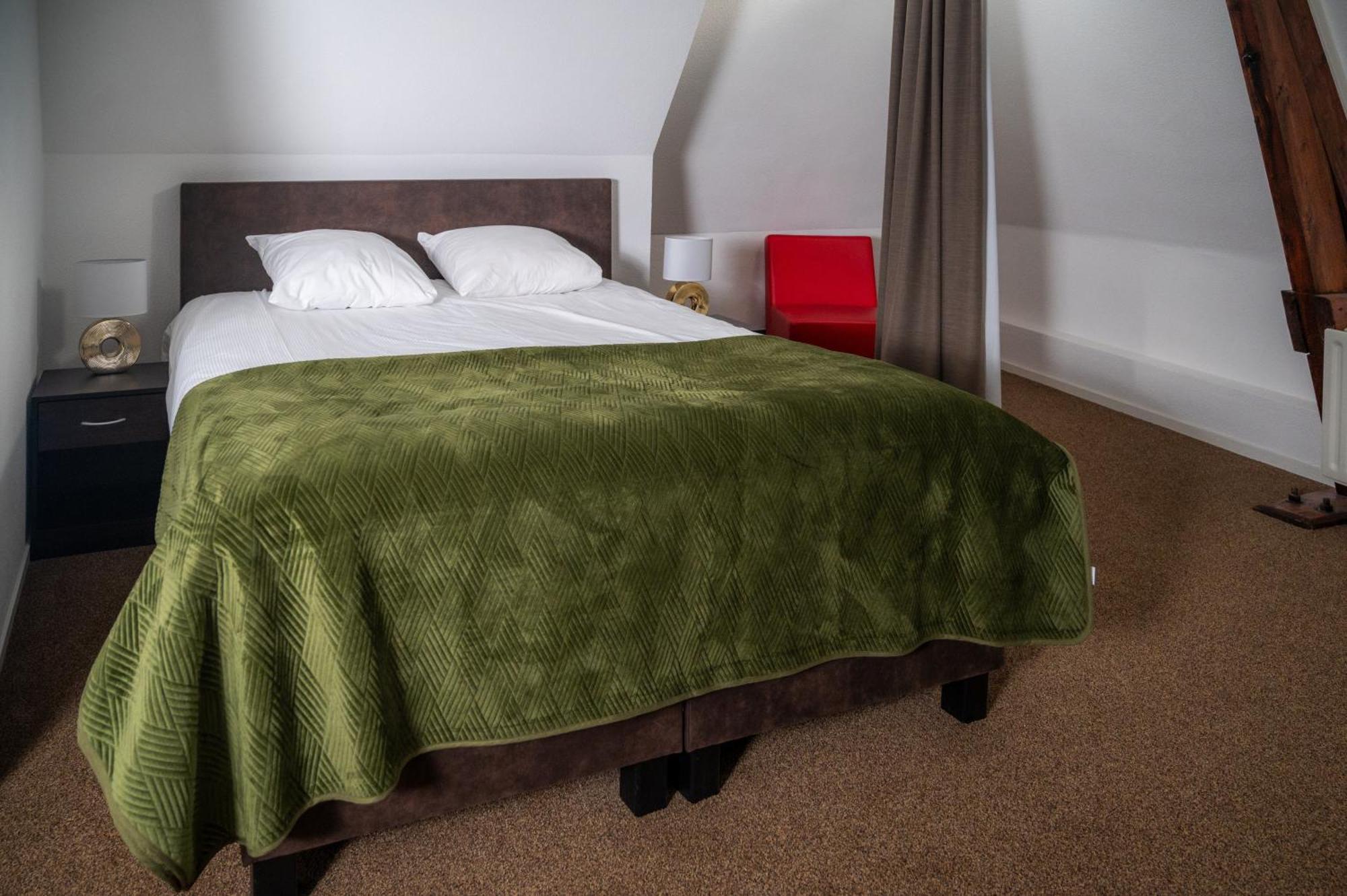 Double Room King Bed