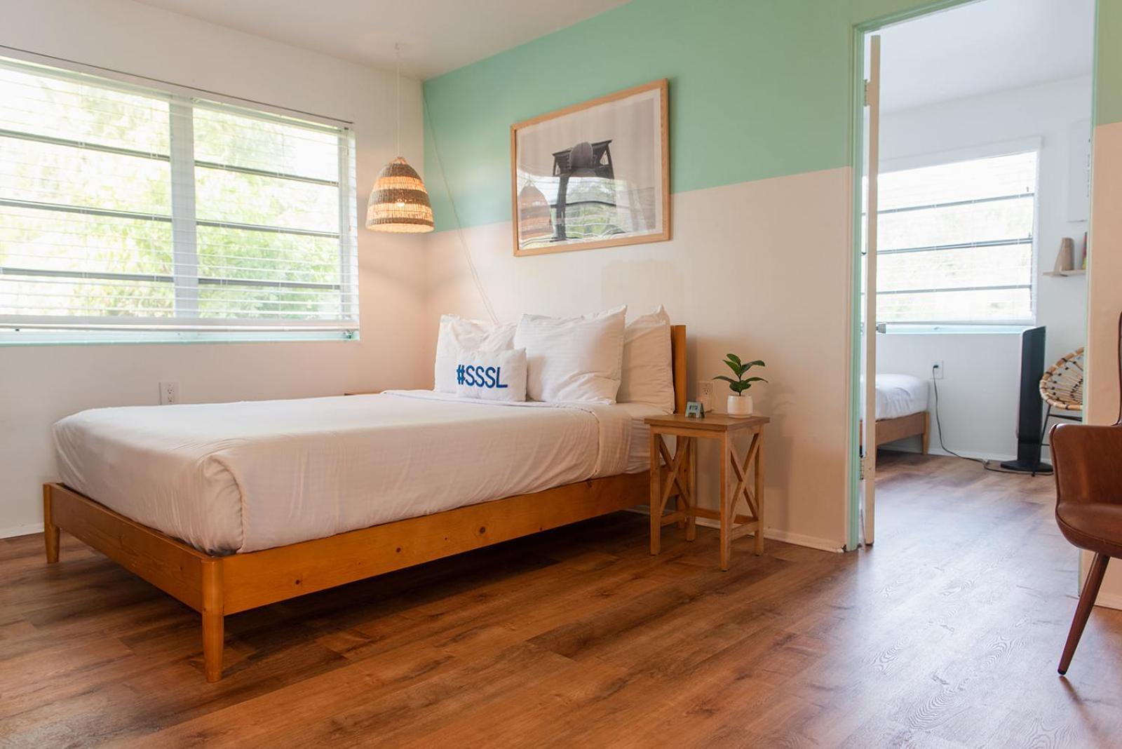 One-Bedroom Corner Suite