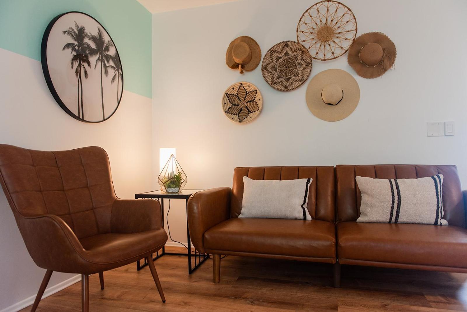 One-Bedroom Corner Suite