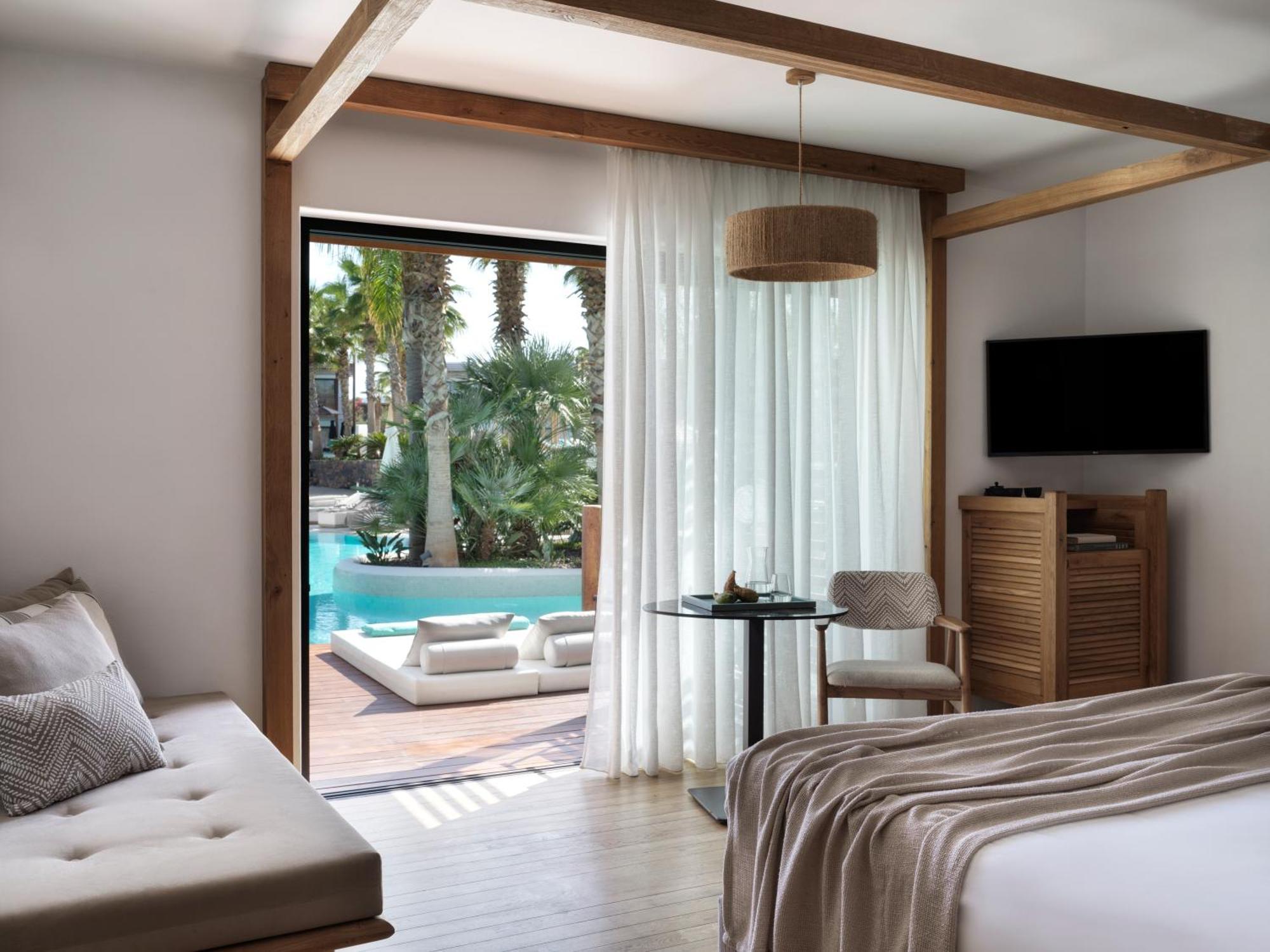 Premium Double Room Shared Pool