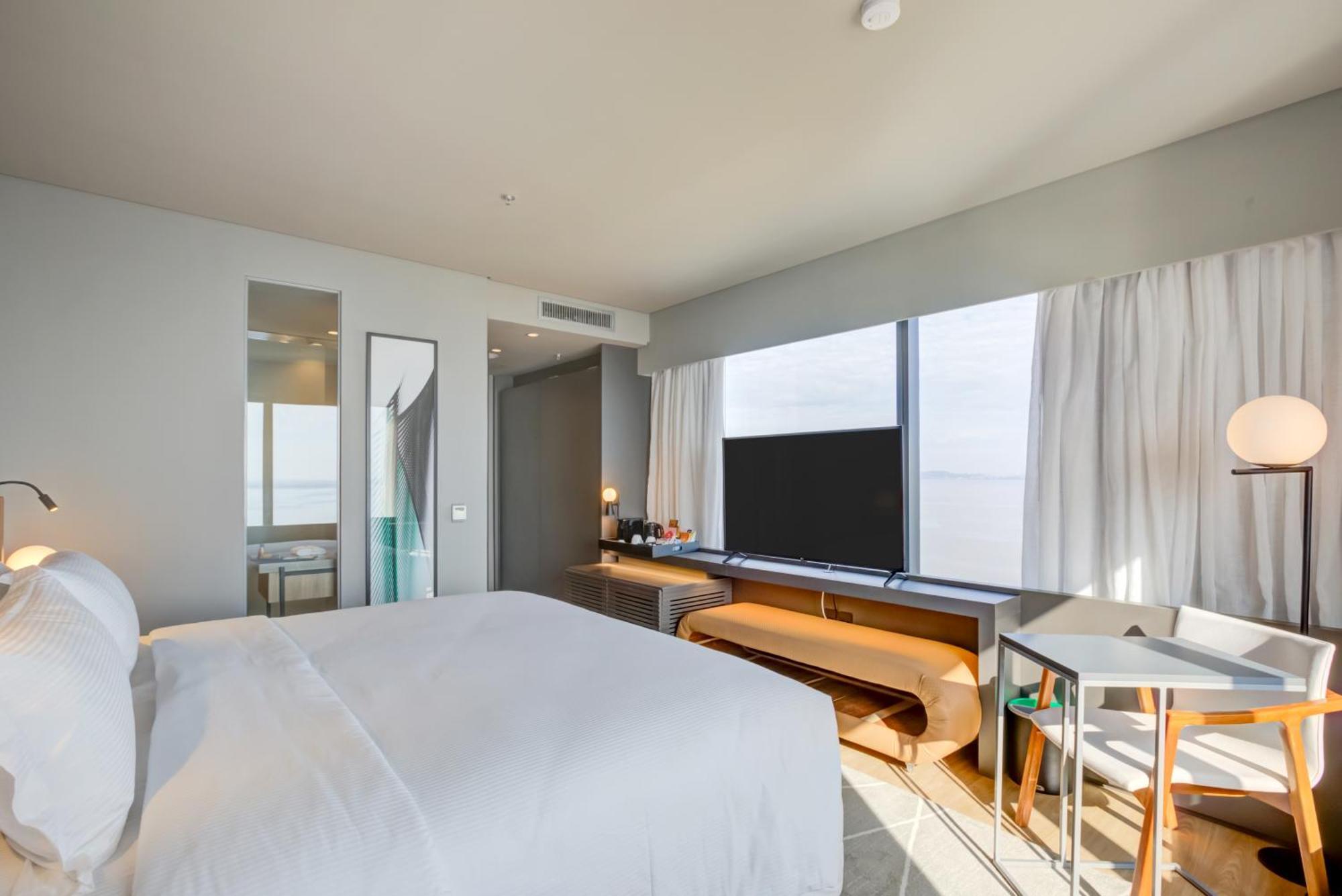 King Room Lake View
