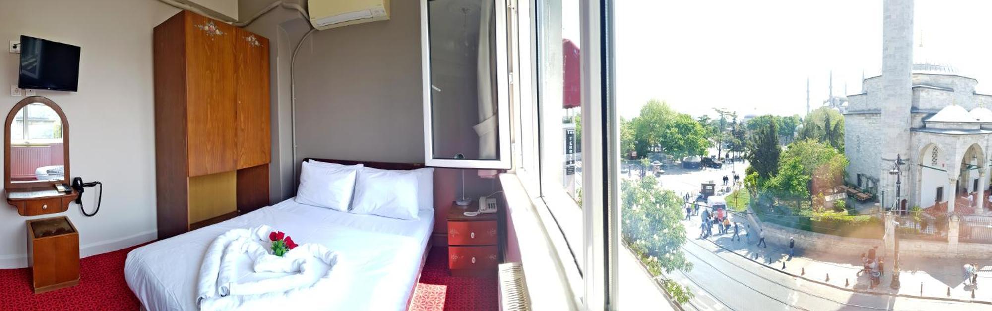 Double Room Private Bathroom
