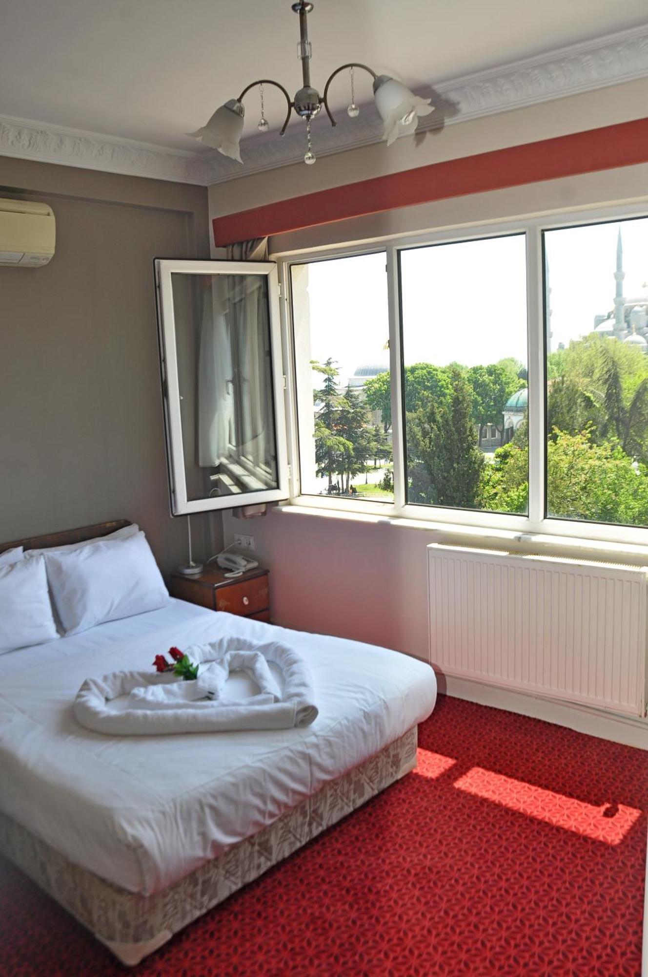 Double Room Private Bathroom