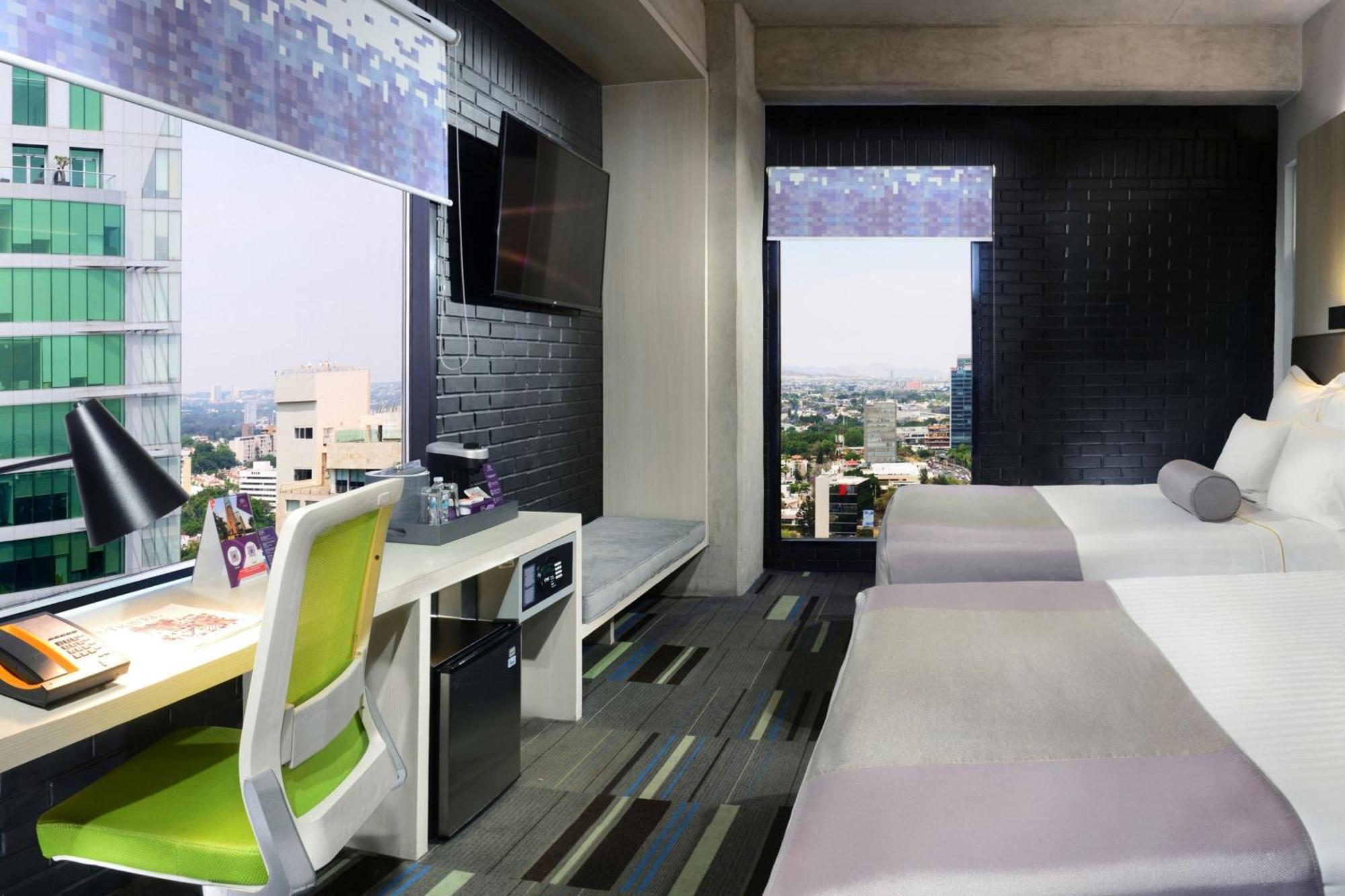 Aloft Guest Room 1 King