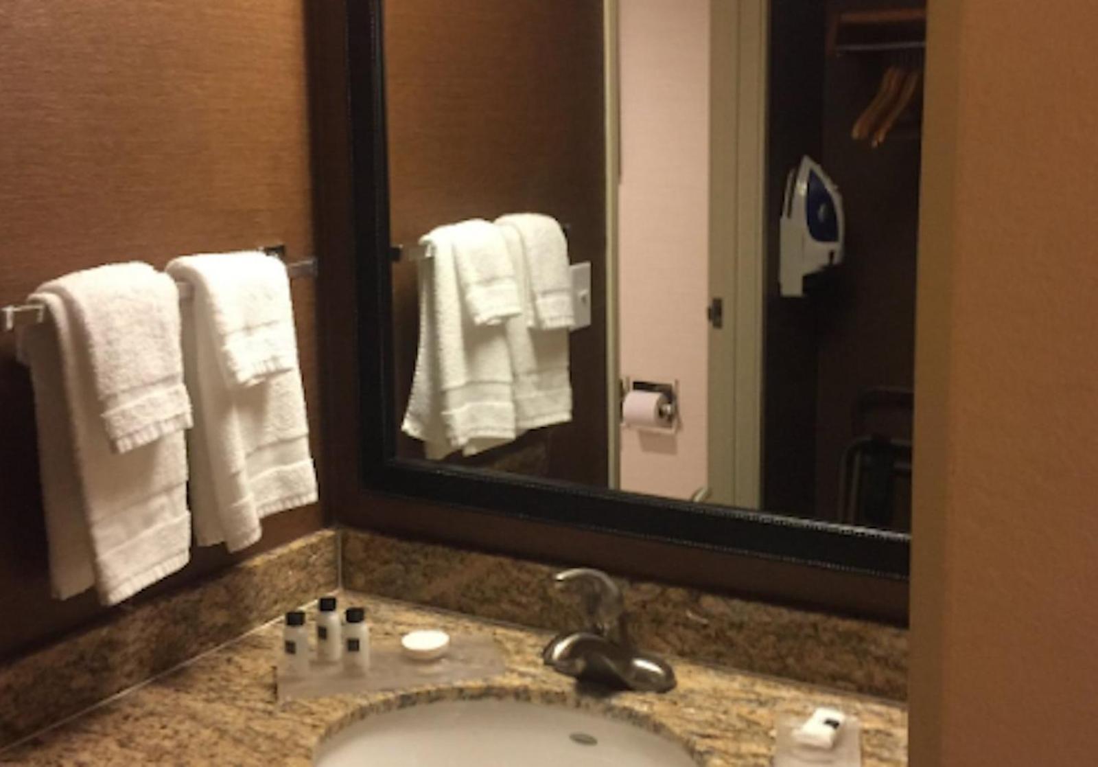 King Room Accessible or Non-Smoking