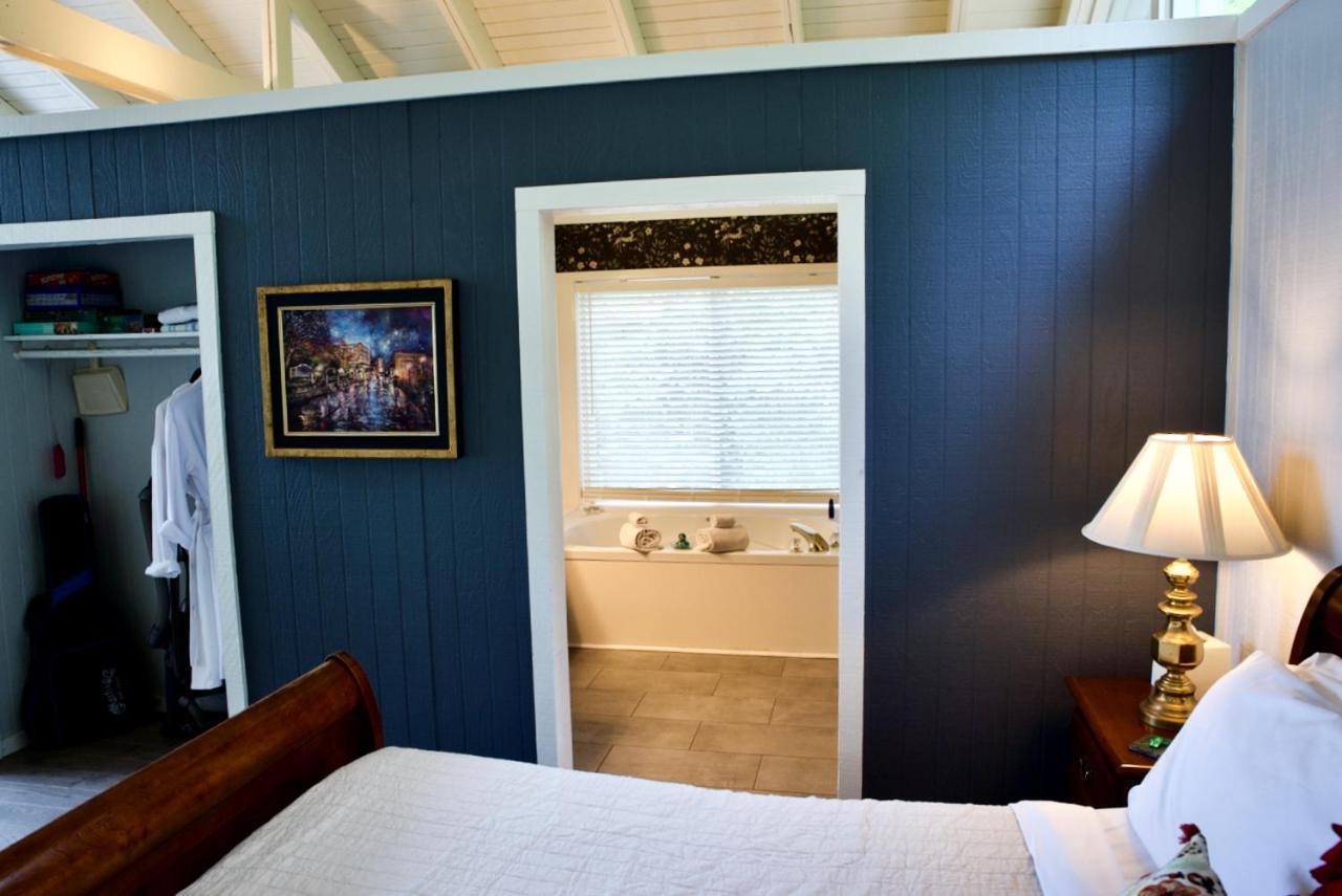 One-Bedroom Cottage